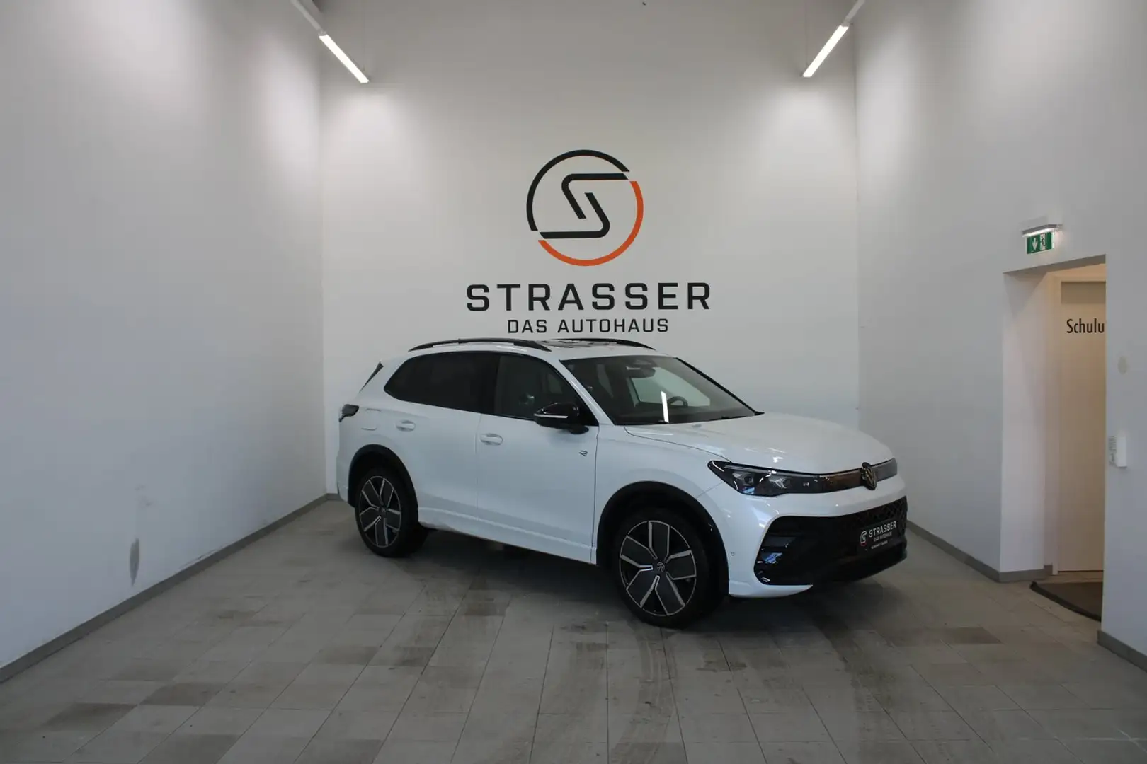 Volkswagen Tiguan Sport TDI 4MOTION DSG Weiß - 1