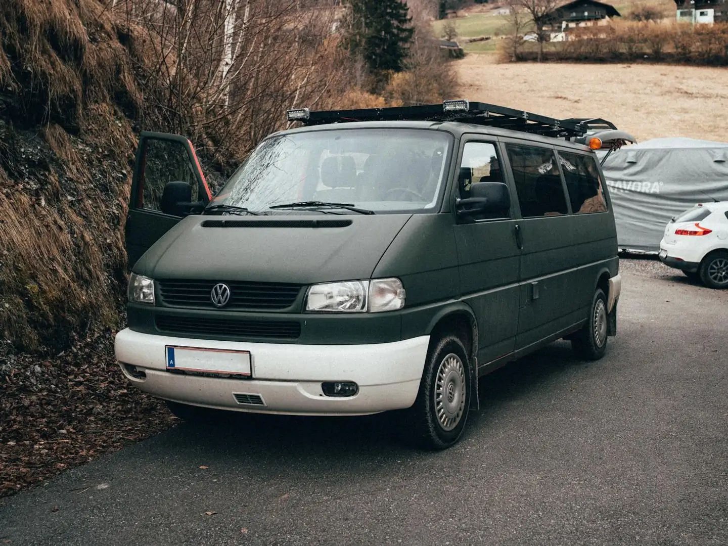 Volkswagen T4 Caravelle Caravelle 3-3-3 Syncro lg. Grün - 1