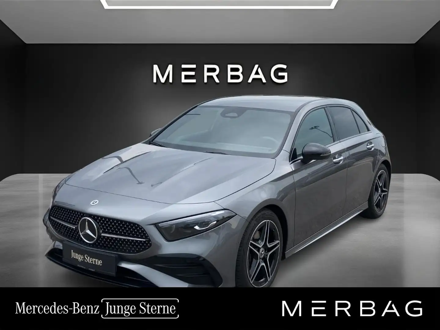 Mercedes-Benz A 180 Österreich-Edition AMG Line Grau - 1