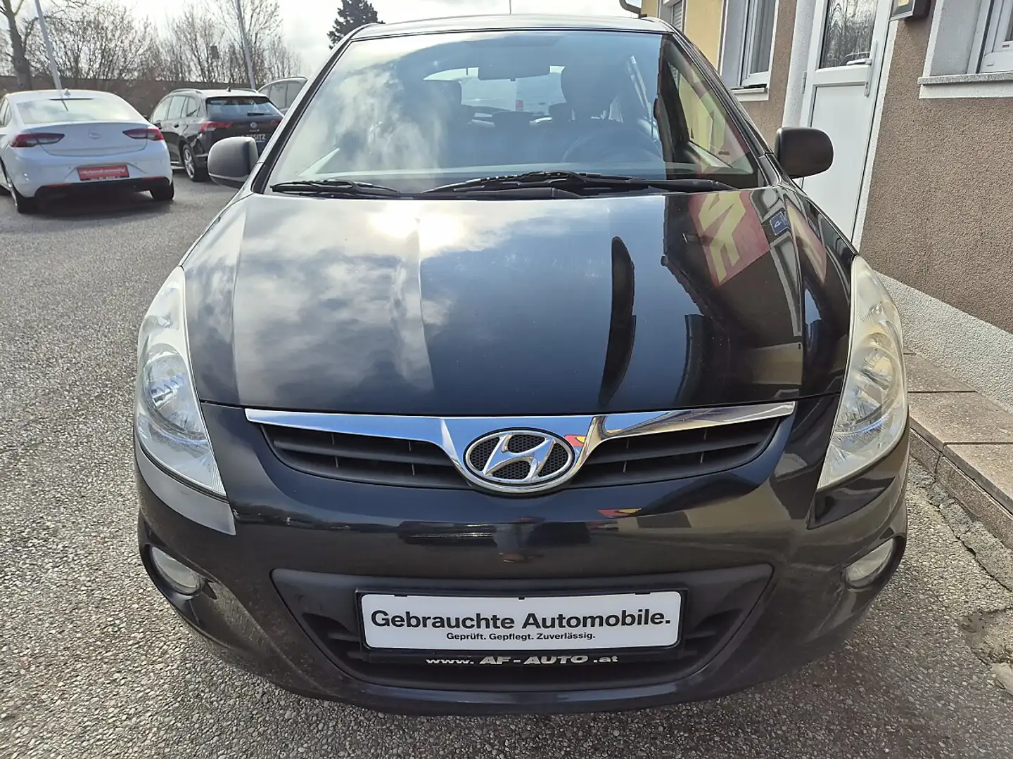 Hyundai i20 1,25 Life Schwarz - 2