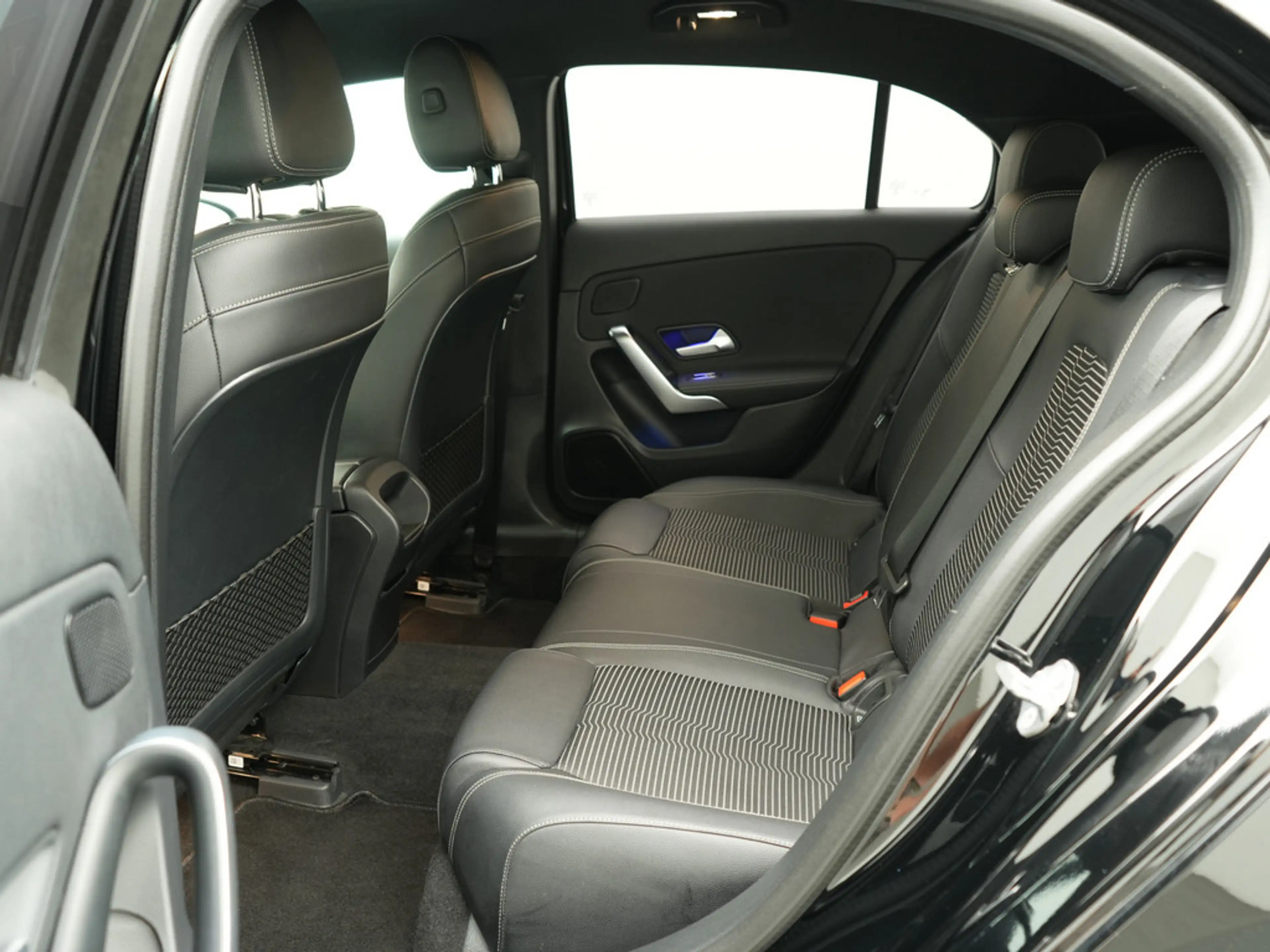 Mercedes-Benz A 180 Edition 19 VIRT NAVI SHZ LED KLIMA PTS — photo 9