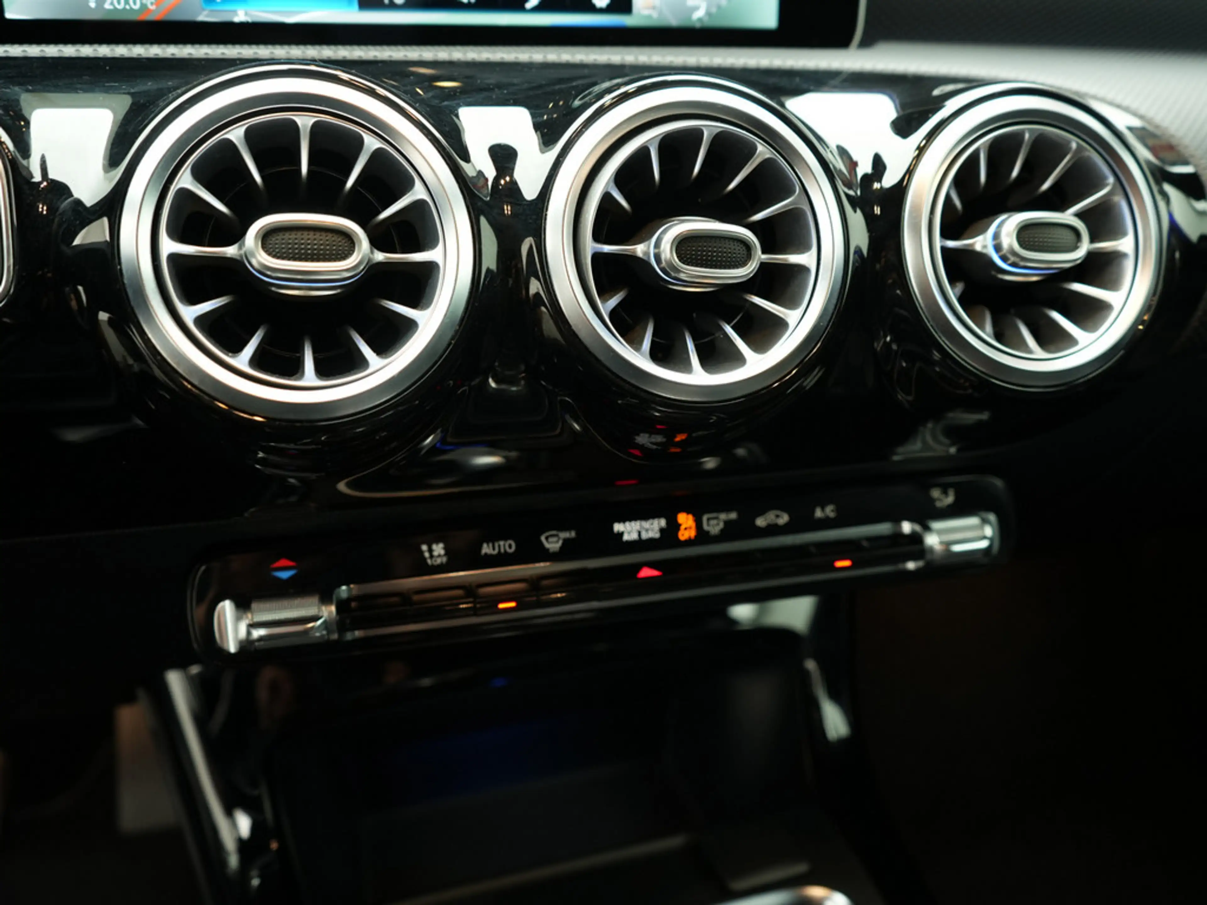 Mercedes-Benz A 180 Edition 19 VIRT NAVI SHZ LED KLIMA PTS — photo 13