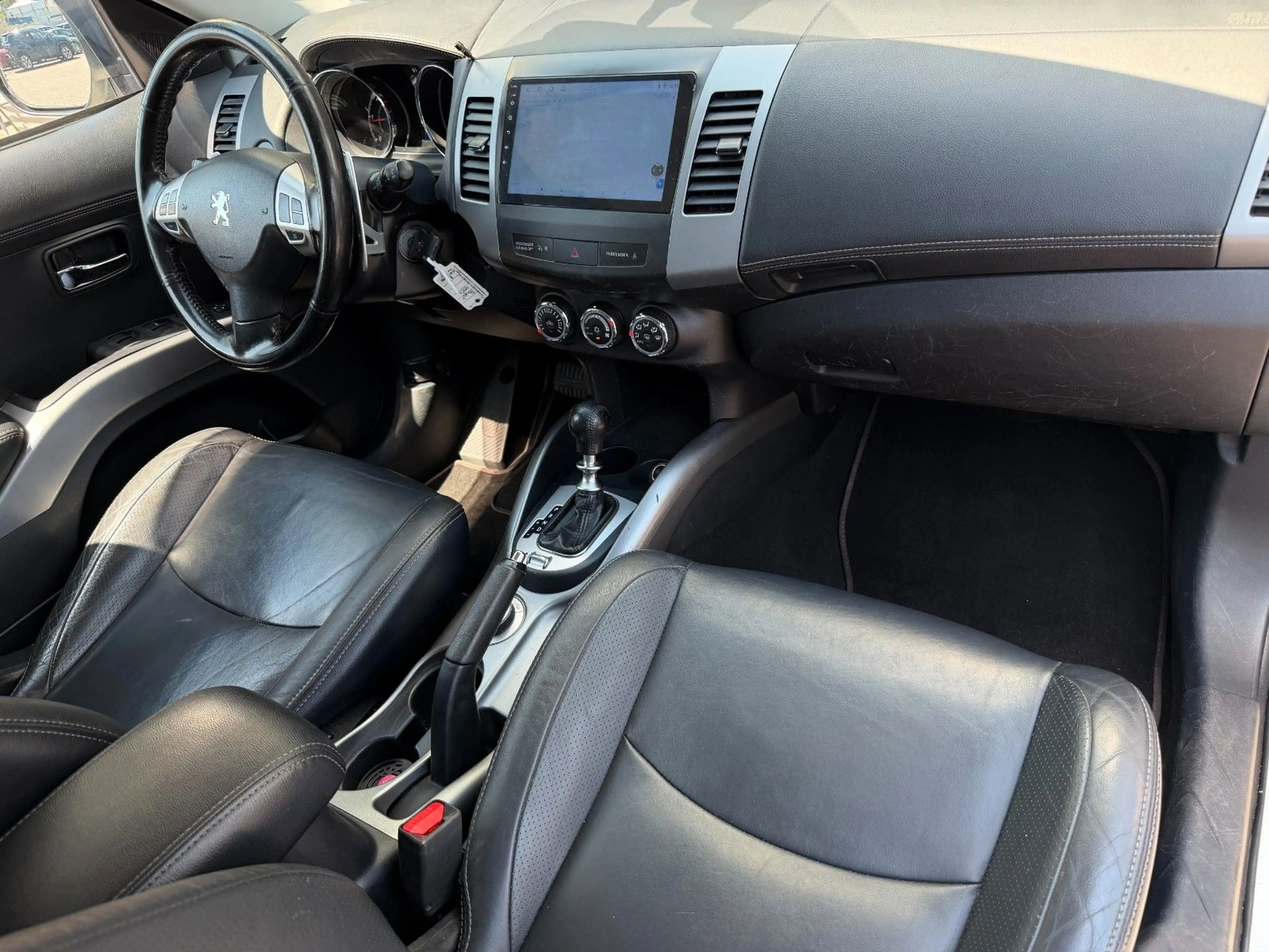 Peugeot 4007 Platinum 7-SITZER / TÜV & SERVICE NEU — photo 15