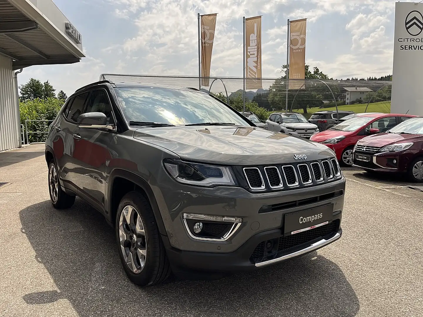 Jeep Compass 2,0 MultiJet AWD 9AT 140 Limited Aut. Grau - 1