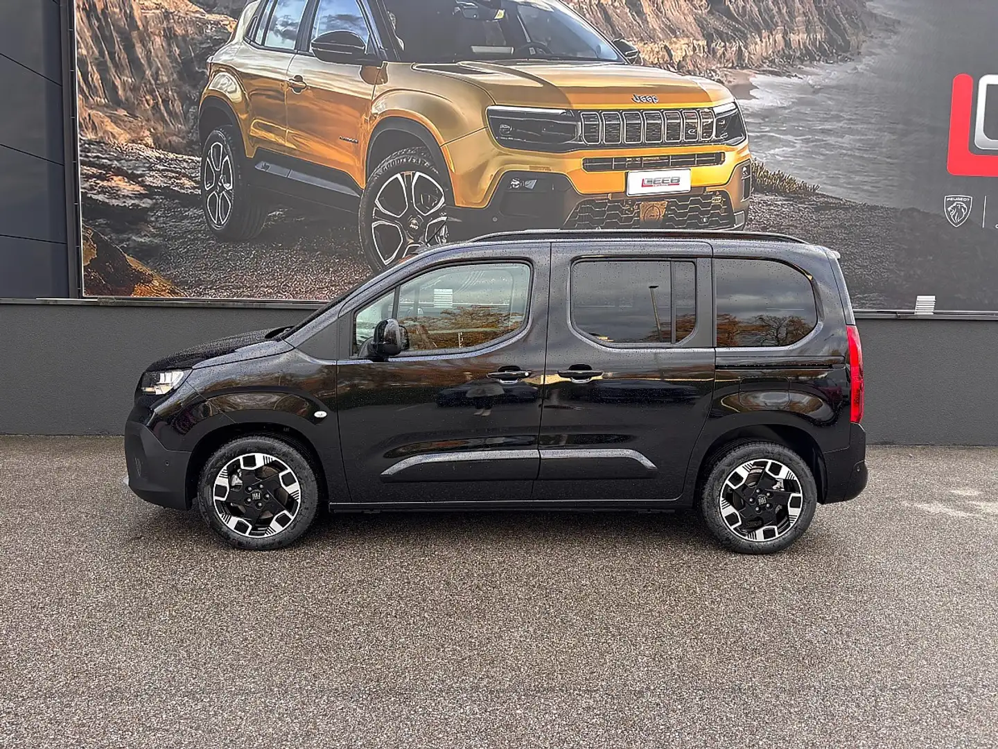 Fiat Doblo M BlueHDi 130 S&S Aut. inkl. Style Plus Paket, ... Schwarz - 2