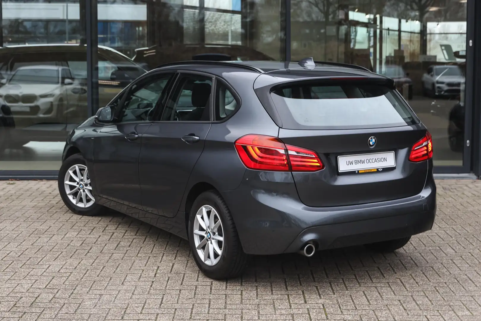 BMW 218 2 Serie Active Tourer 218i Executive Automaat / Tr Grijs - 2