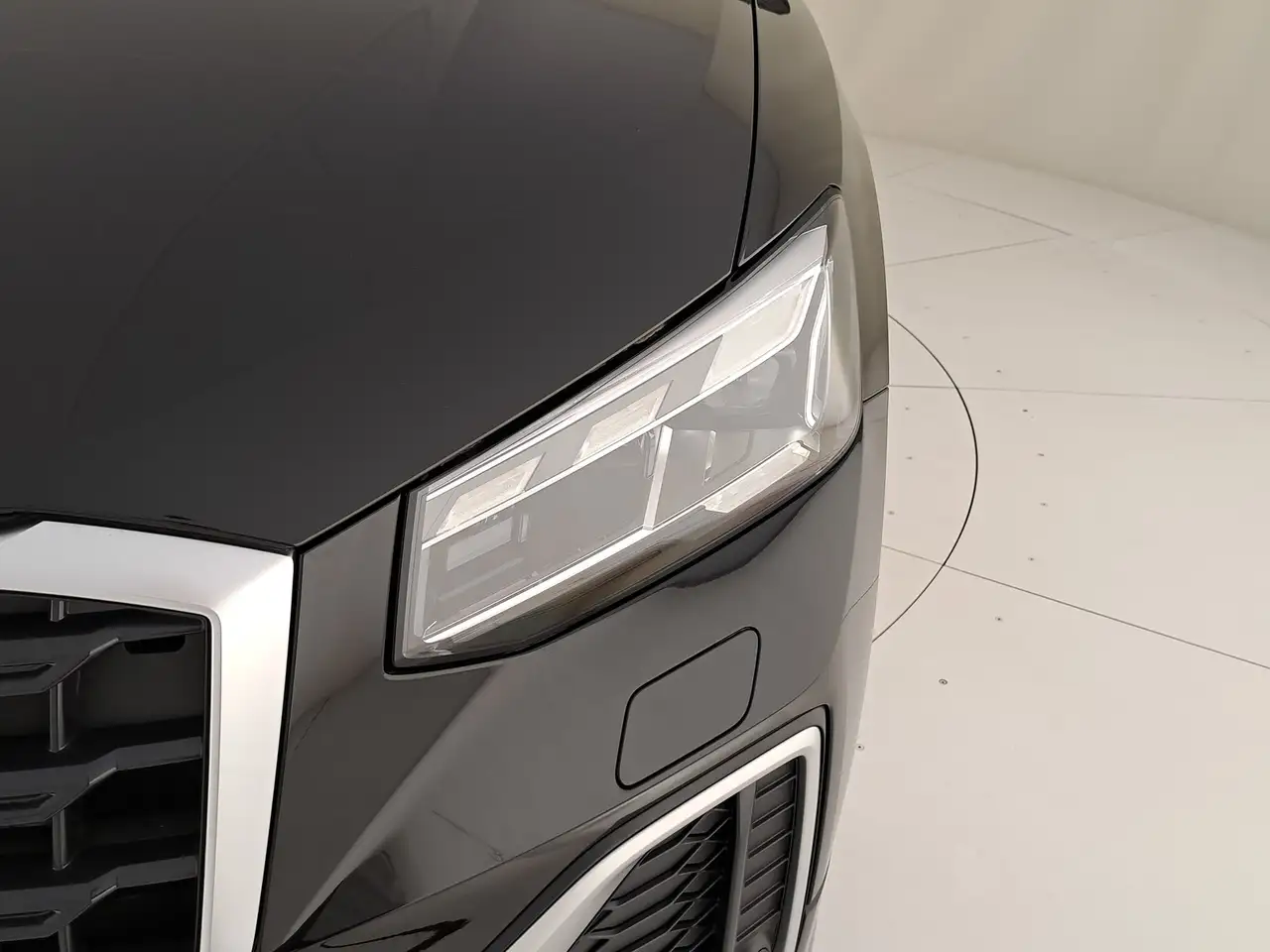 Audi Q2 35 1.5 tfsi s line edition, миниатюра 7