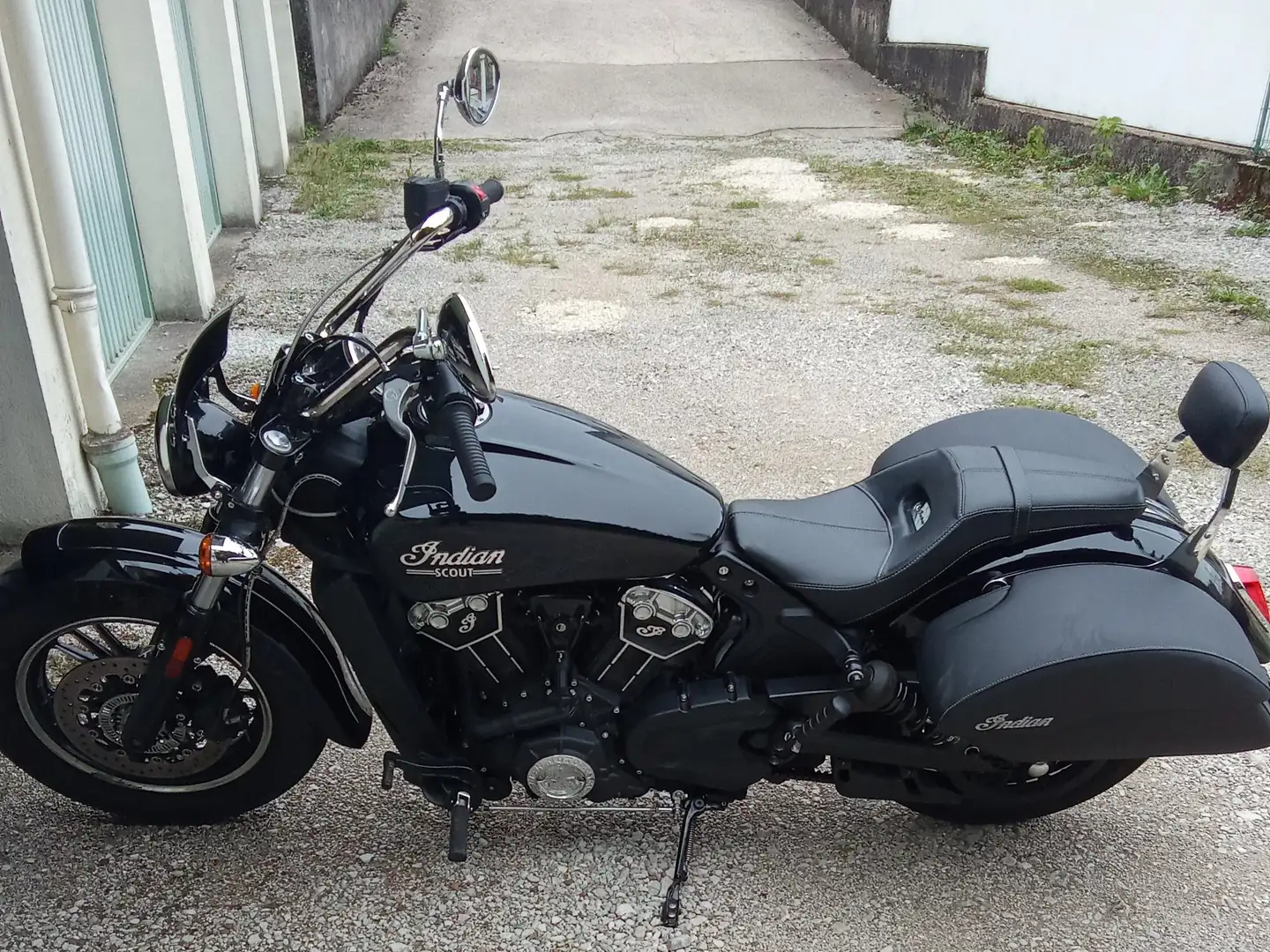 Indian Scout Negro - 2