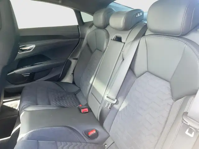 Audi e-tron GT view 12