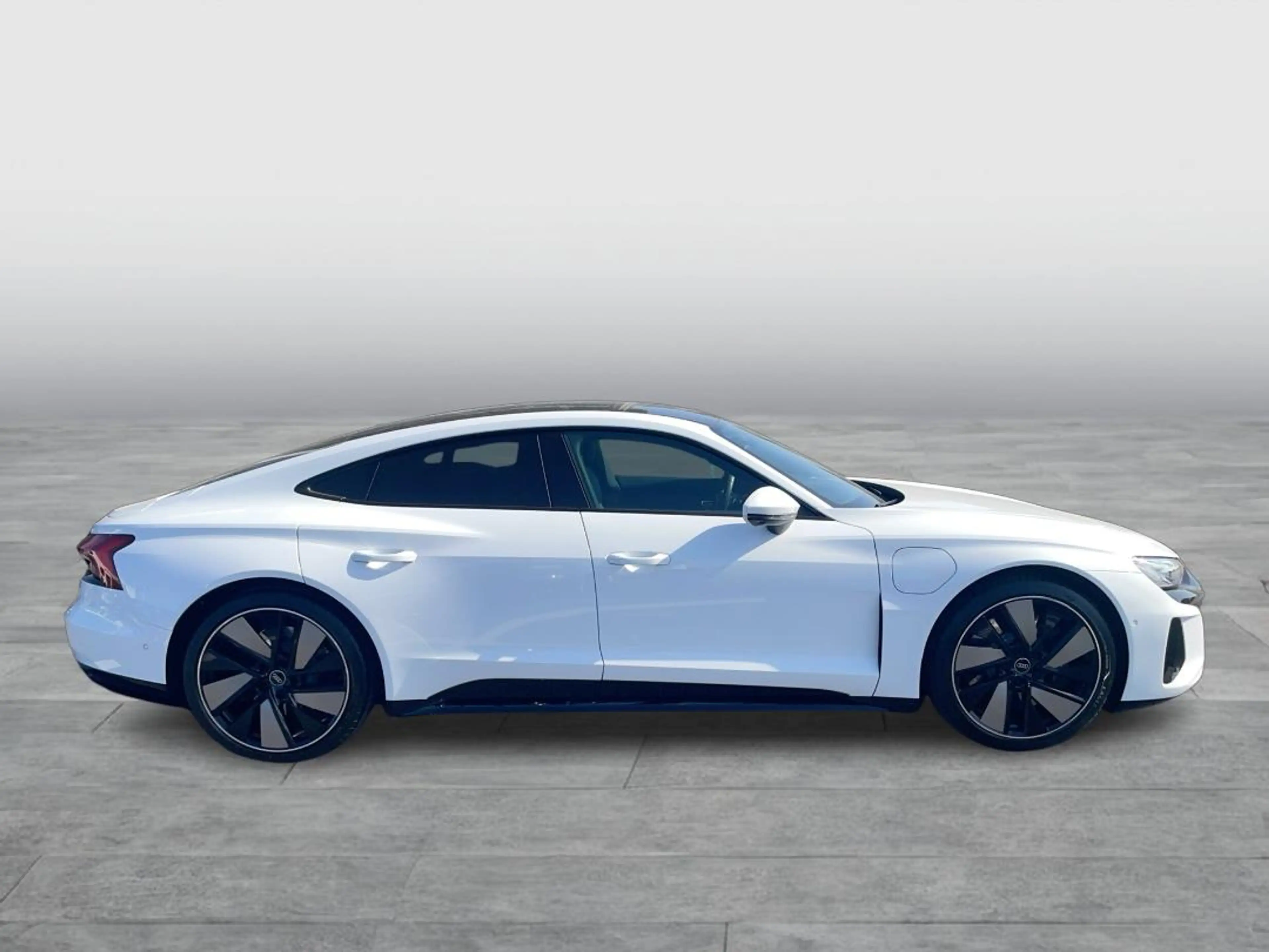 Audi e-tron GT GT quattro — photo 6