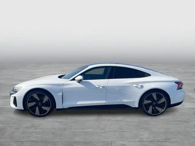 Audi e-tron GT view 2