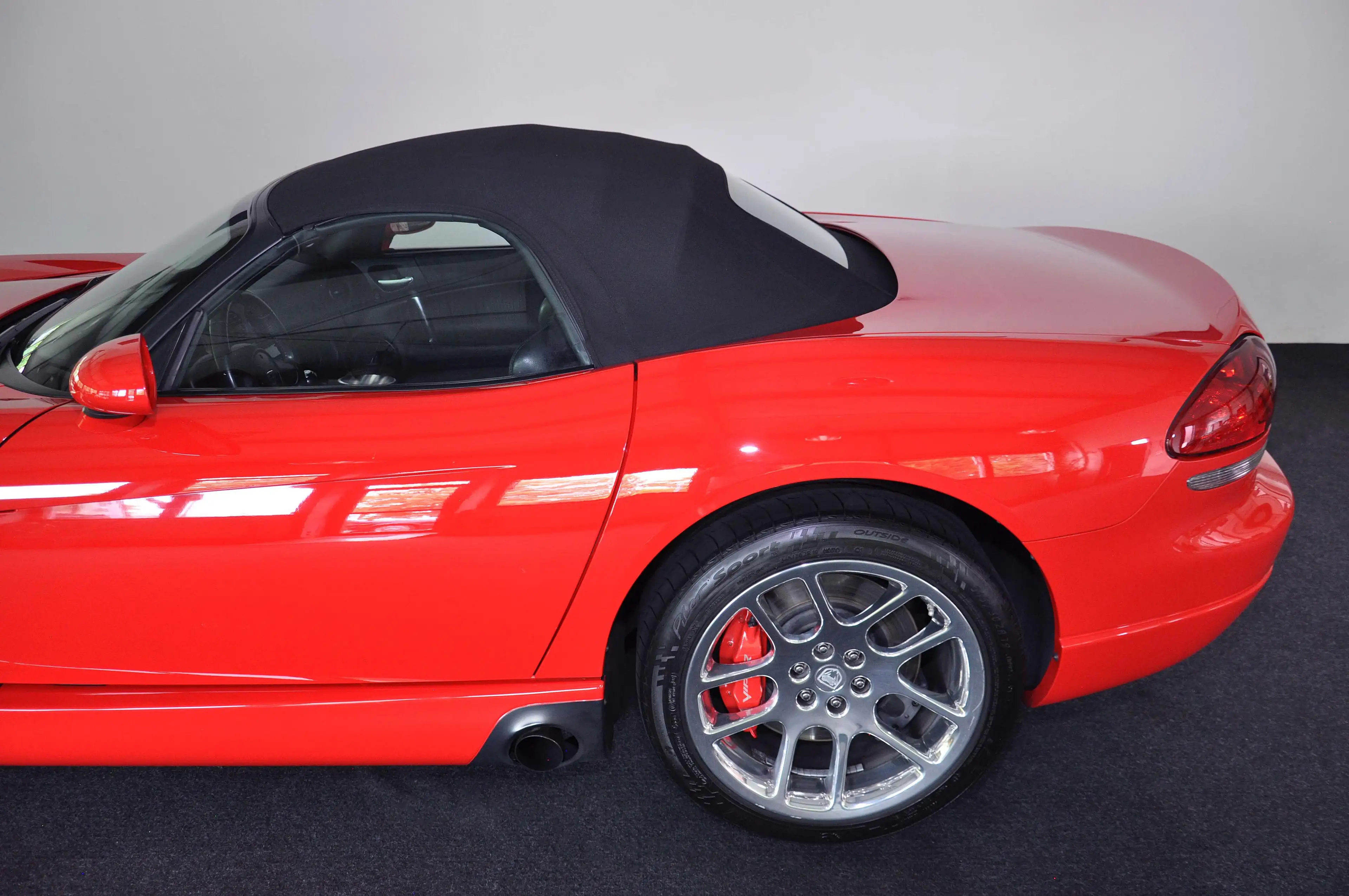 Dodge Viper SRT-10 ! Rund 600 PS ! Erst 024.803 km ! — photo 6