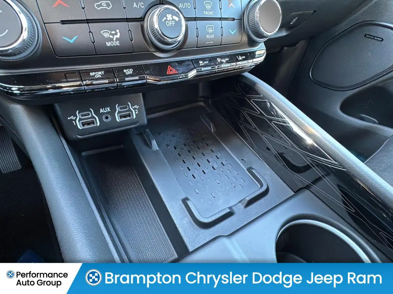 Dodge Durango снимка Dodge Durango