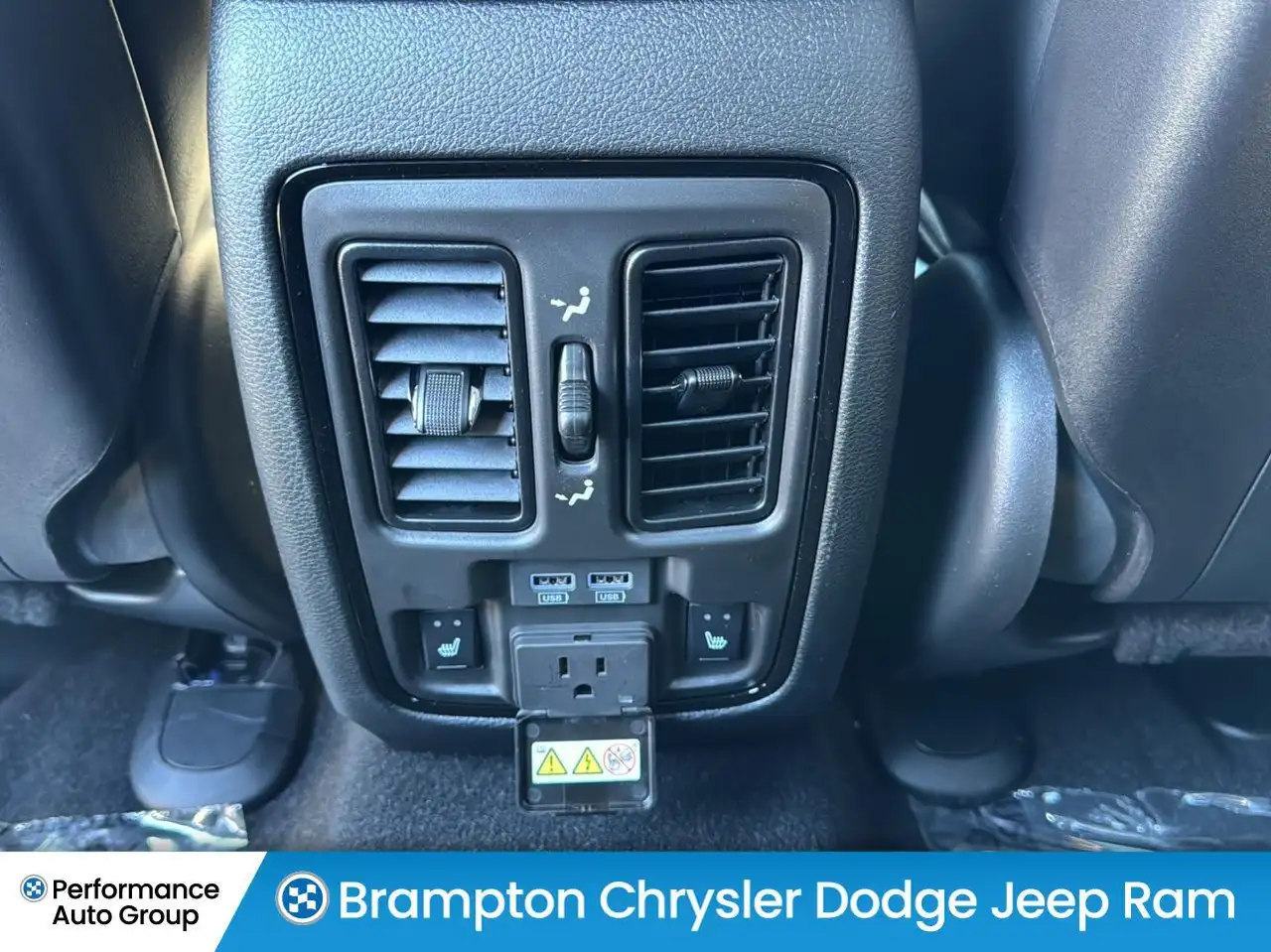 Dodge Durango снимка Dodge Durango