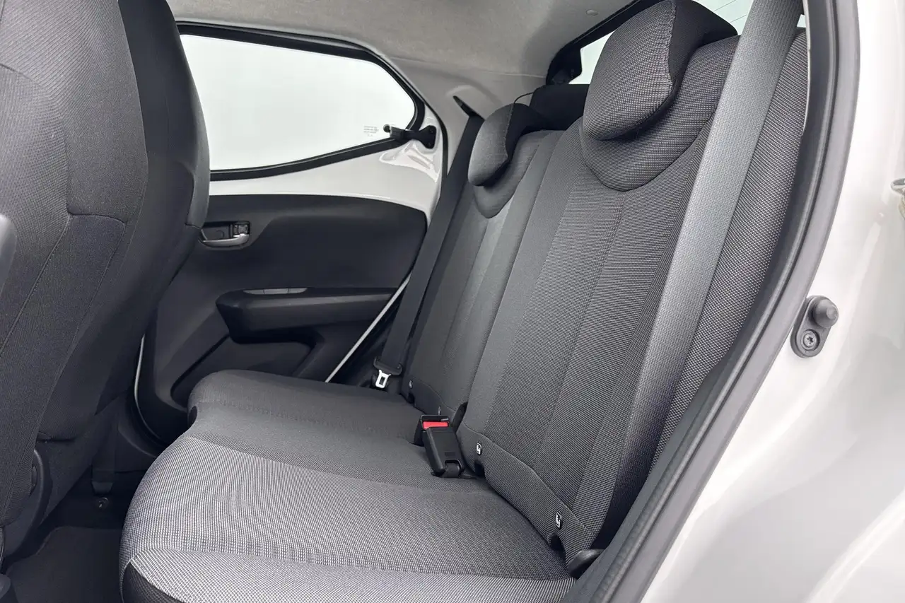 Toyota Aygo 1.0 VVT-i x-joy Compacte stadsauto die overal past, миниатюра 21