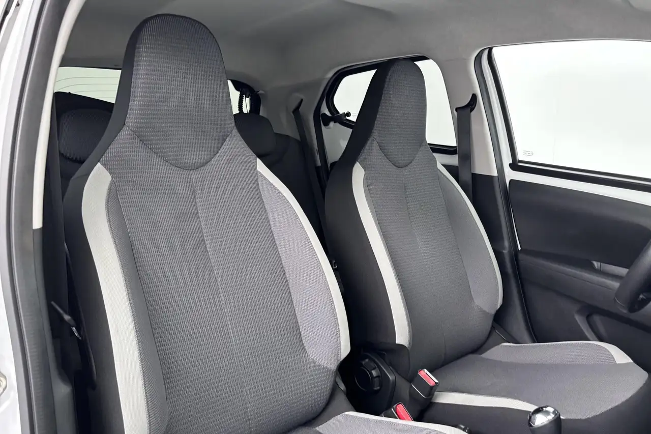 Toyota Aygo 1.0 VVT-i x-joy Compacte stadsauto die overal past, миниатюра 19