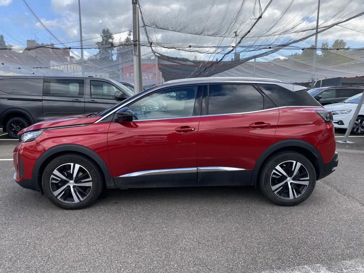 Peugeot 3008 II (2) 1.2 PureTech S\u0026S 130 EAT8 GT SIEGES CHAUFFANT / HAYON MAIN LIBRE Rouge - 2