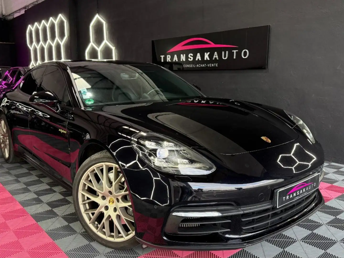 Porsche Panamera 4 E-Hybrid Edition 10 ans 462 ch V6 PDK APPROVED ~ Noir - 1