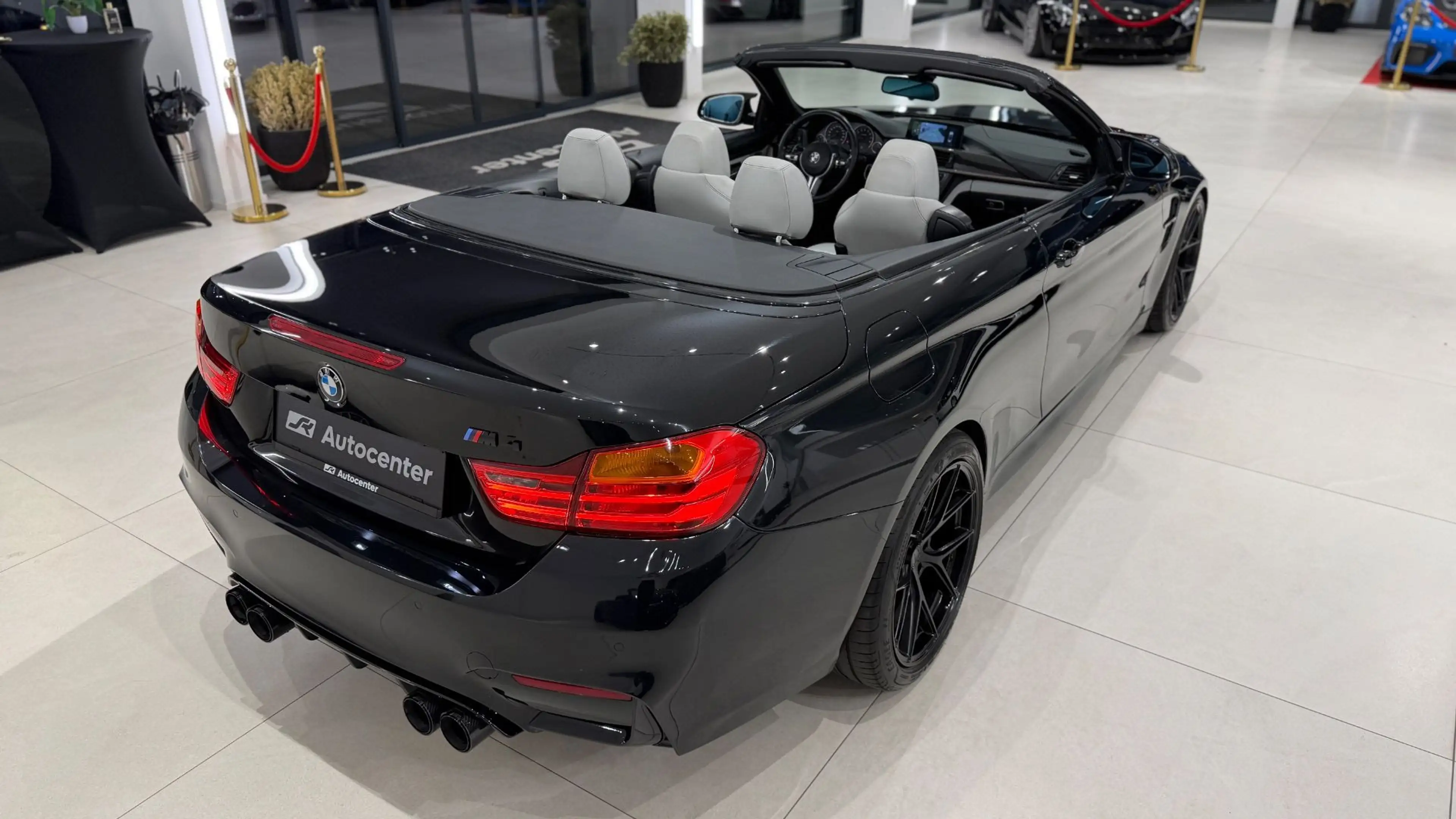 BMW M4 Cabrio M-DKG Aut. (F83) — photo 13