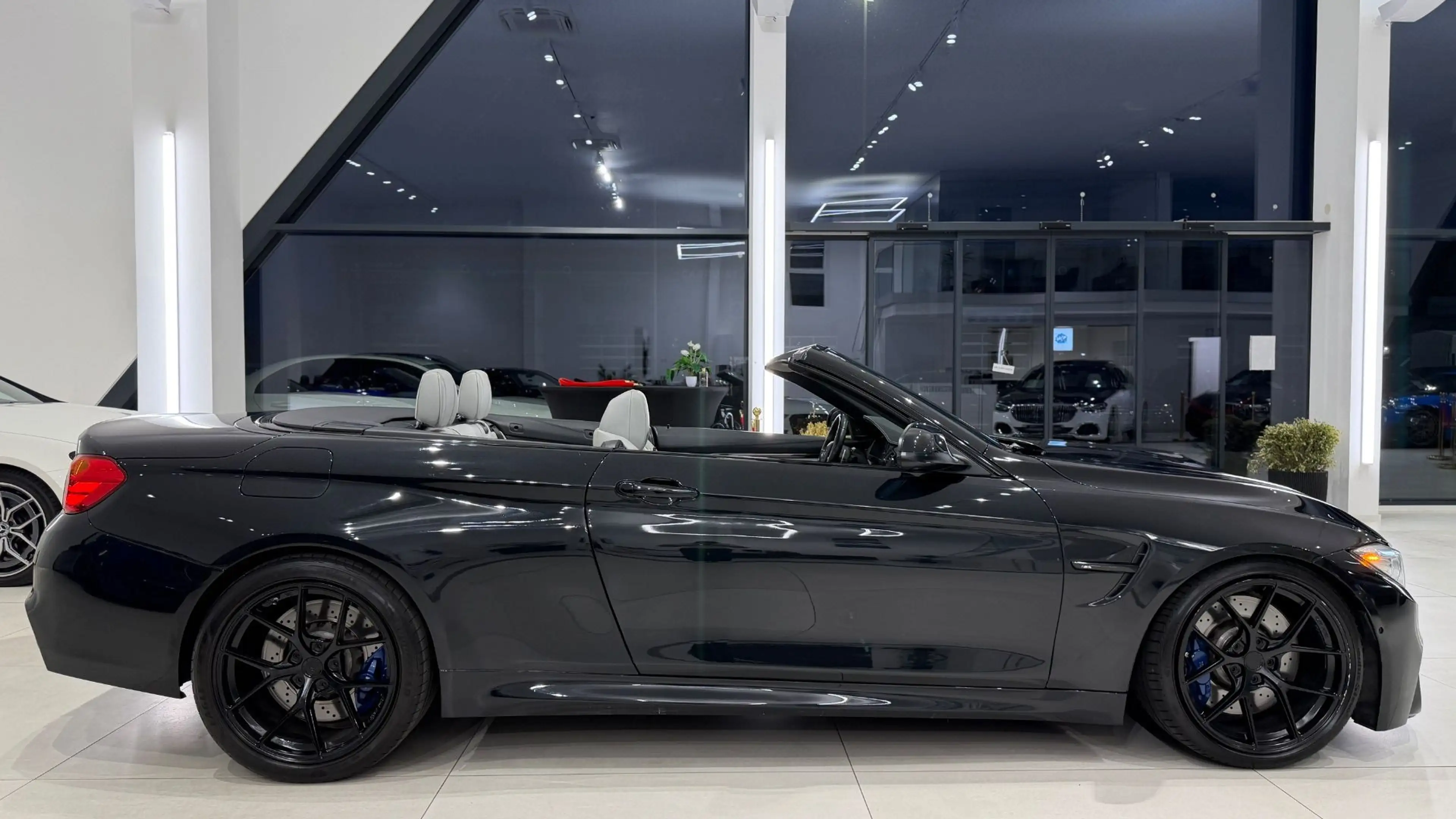 BMW M4 Cabrio M-DKG Aut. (F83) — photo 10