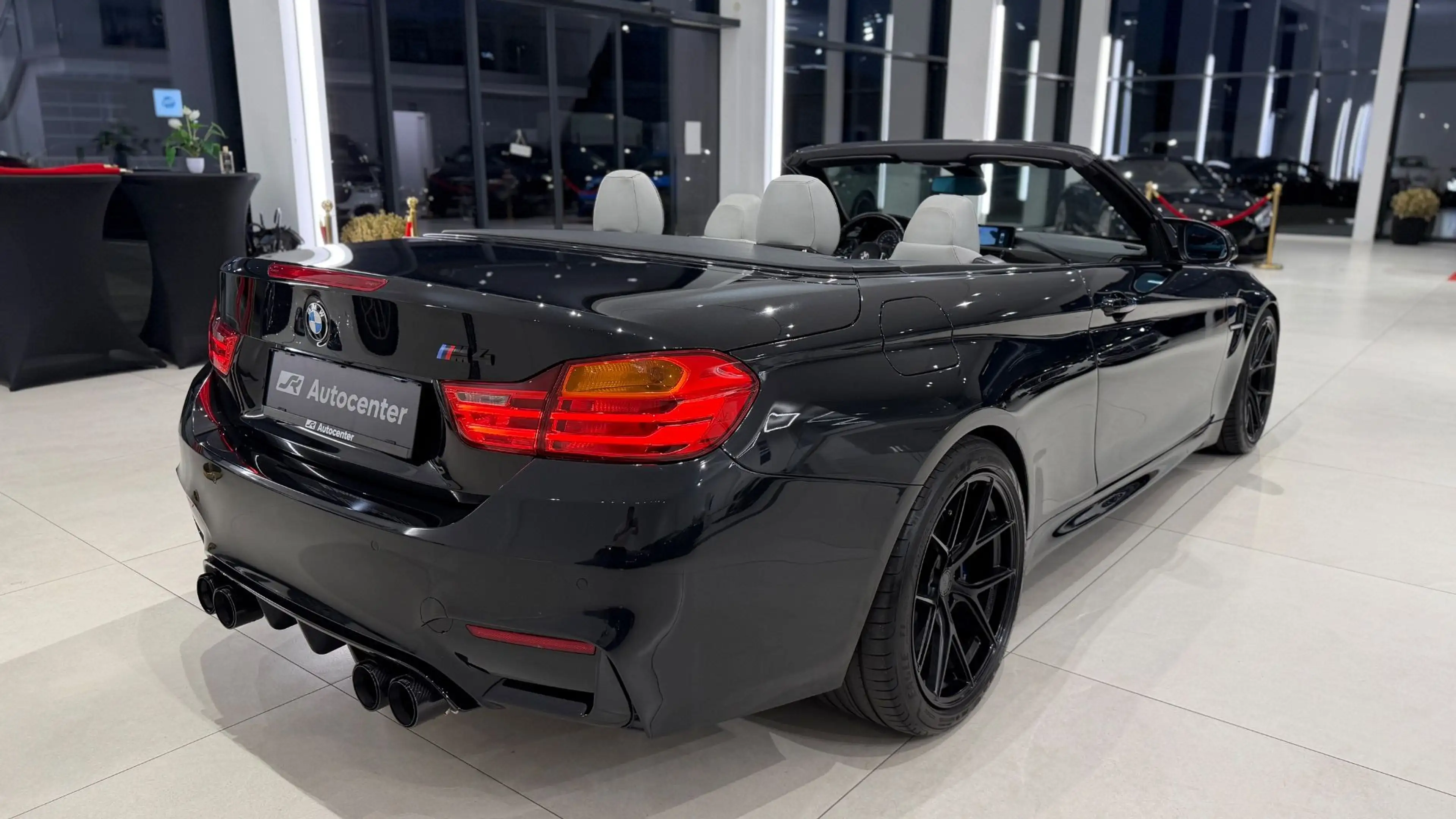 BMW M4 Cabrio M-DKG Aut. (F83) — photo 8