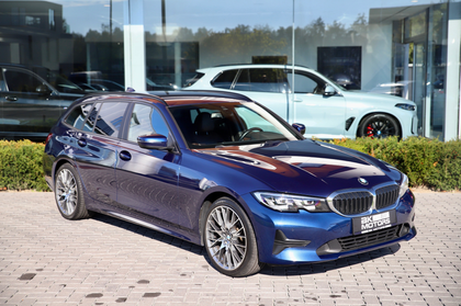 BMW 318 dA Touring - 19" - Camera - CarPlay - LED - Cruise - Leder - Lane Assist - ...