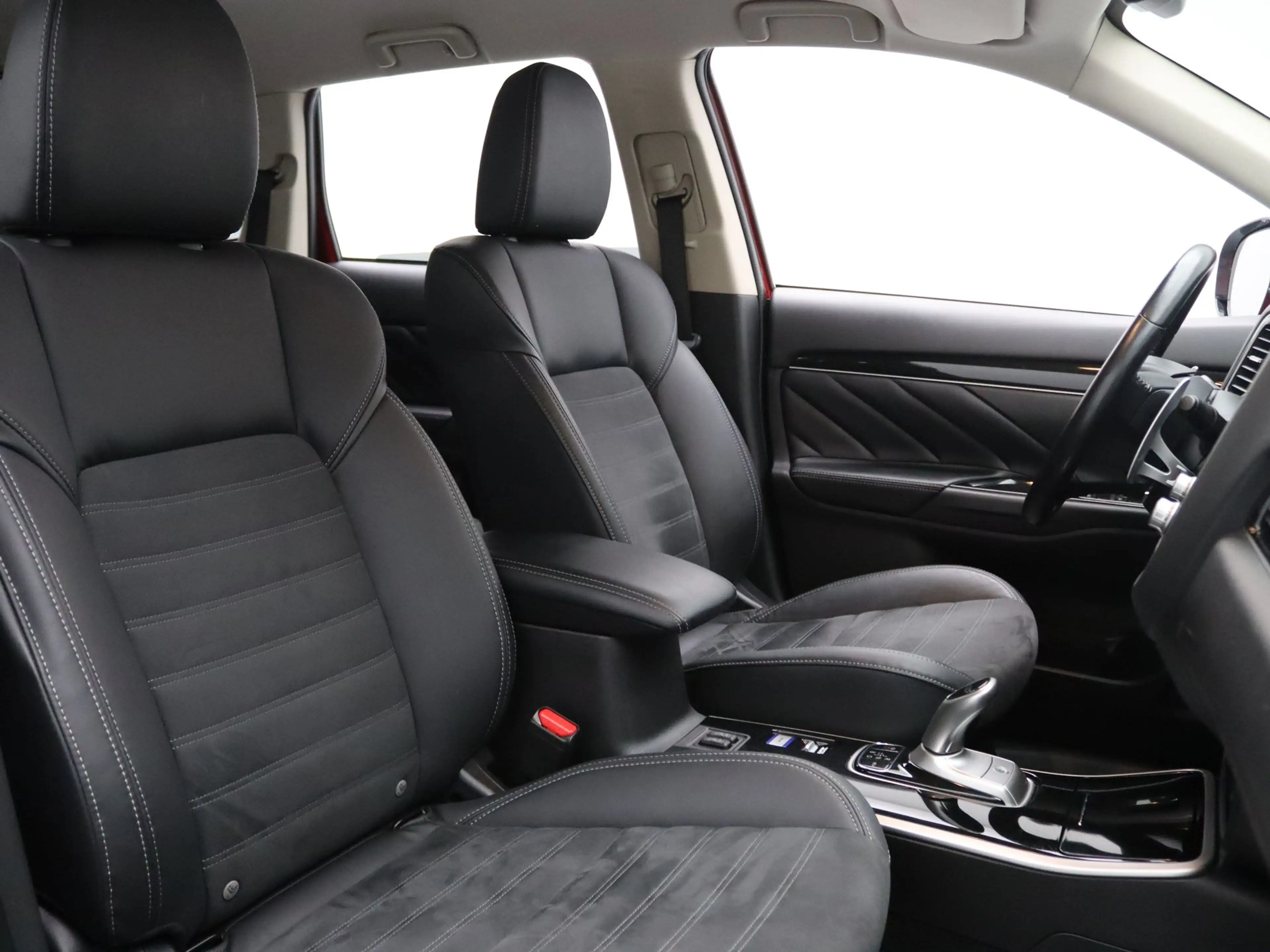 Mitsubishi Outlander 224pk PHEV Intense+ Apple Carplay/Android Auto | T — photo 33
