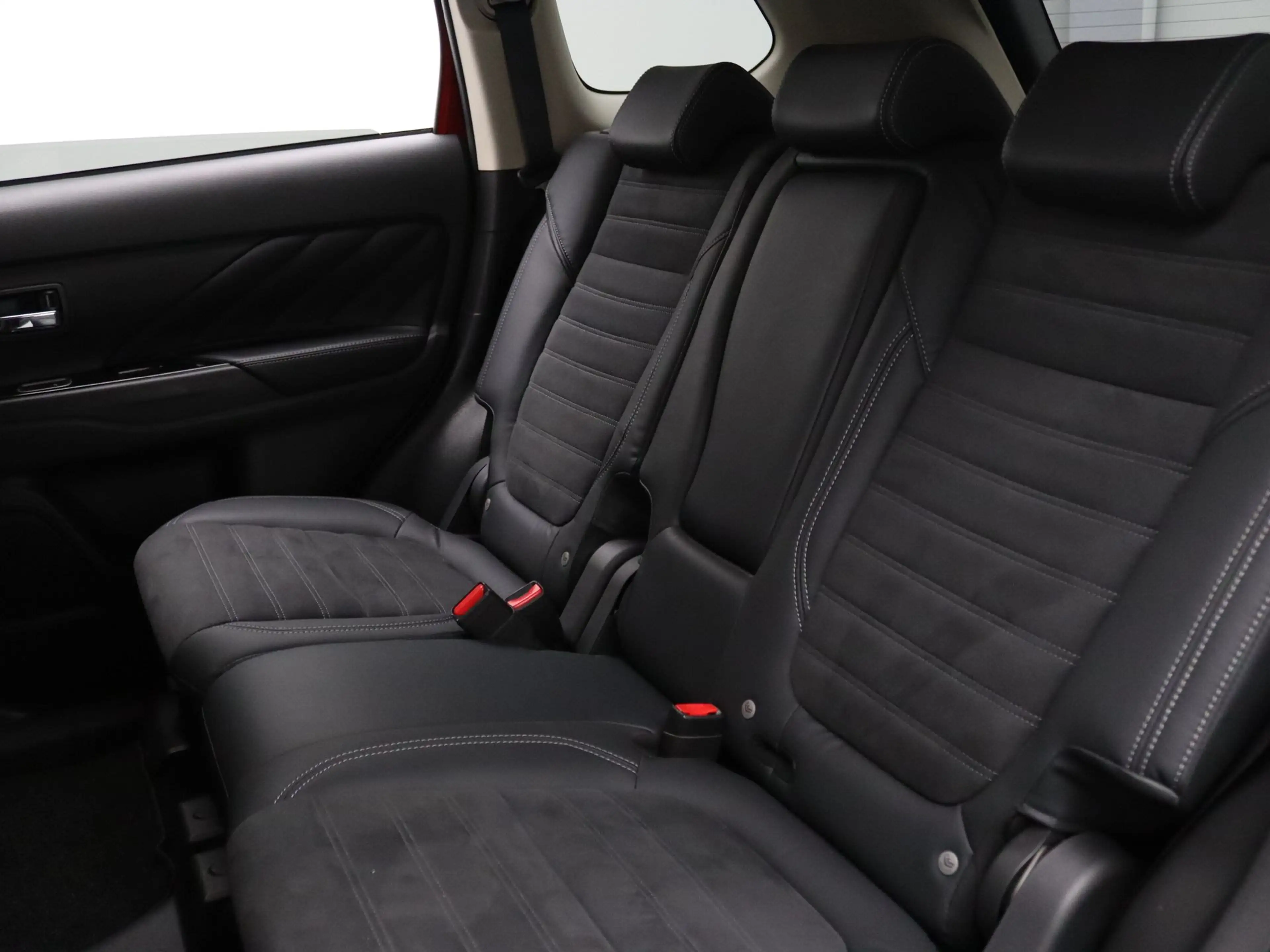 Mitsubishi Outlander 224pk PHEV Intense+ Apple Carplay/Android Auto | T — photo 30