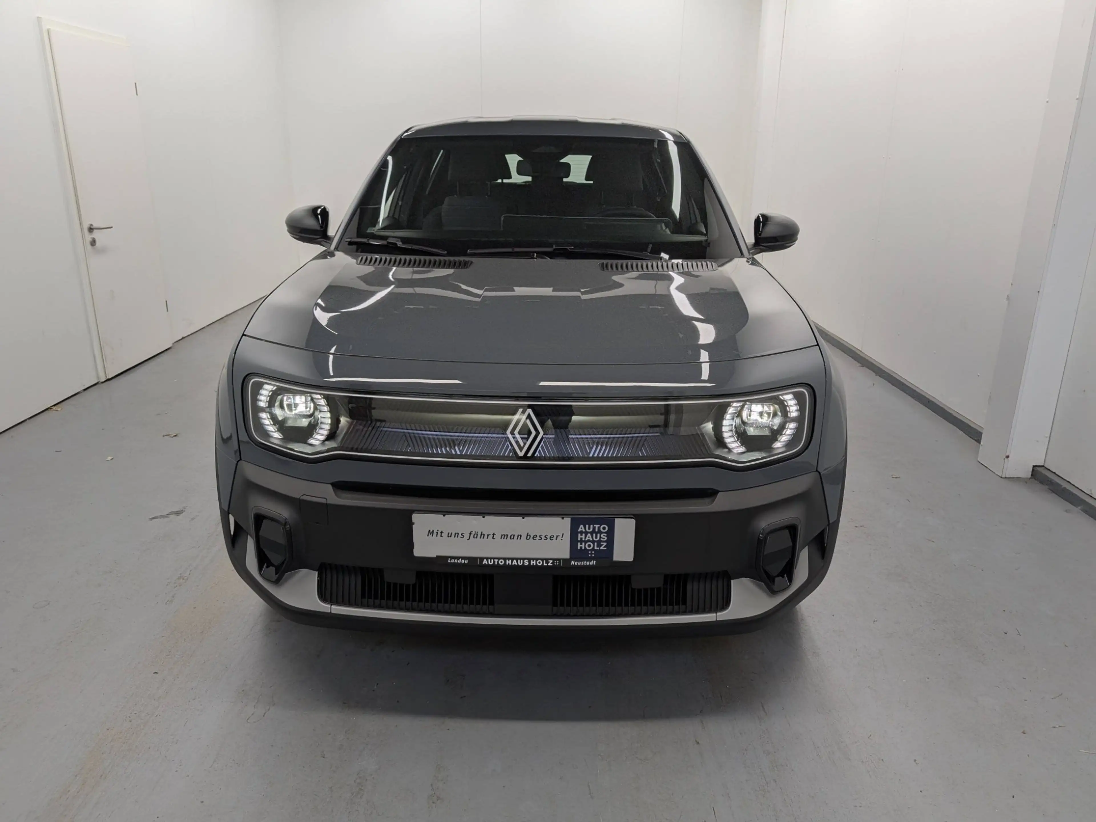 Renault R 4 E-Tech Evolution 150 Comfort Range — photo 6