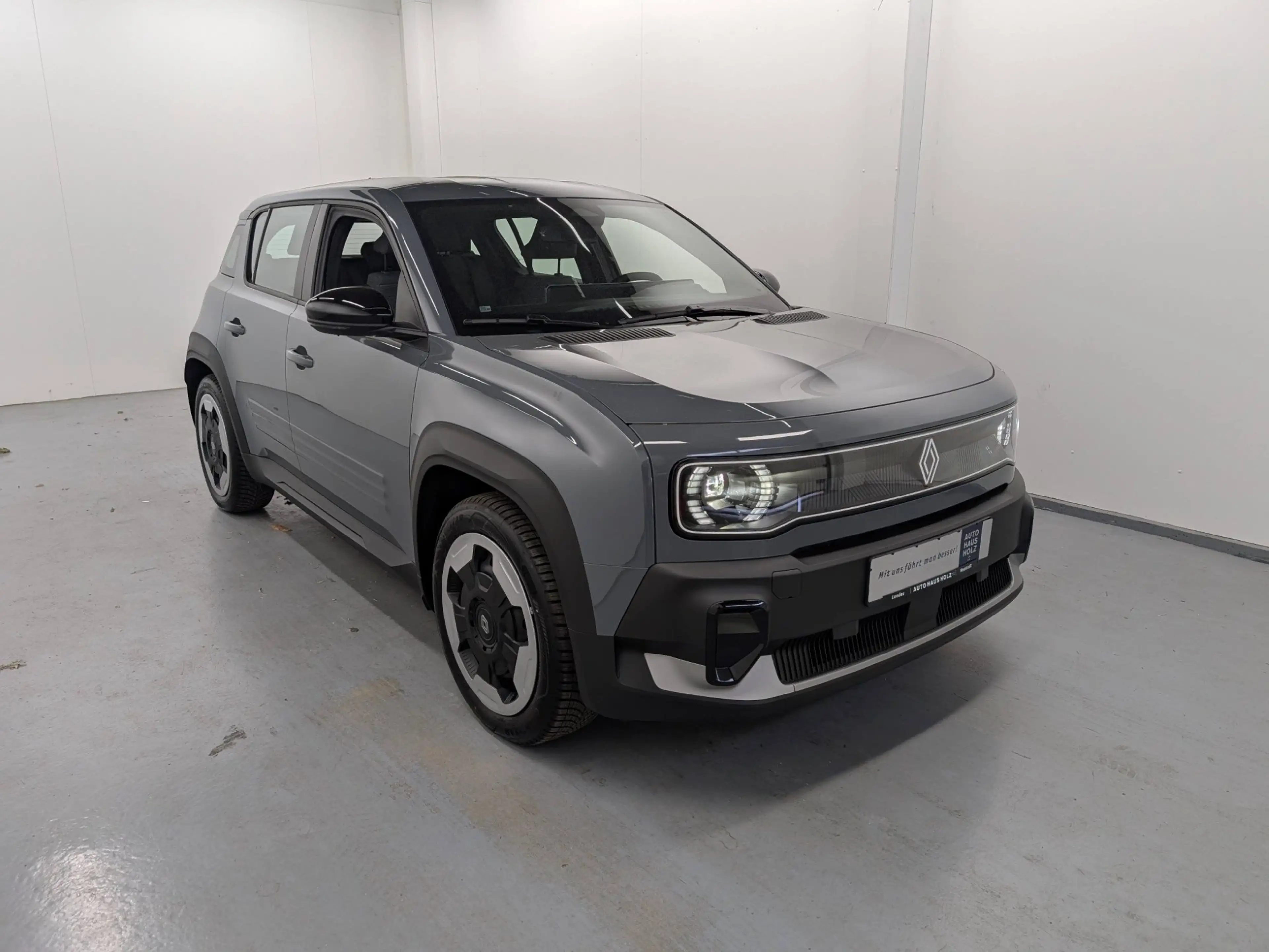 Renault R 4 E-Tech Evolution 150 Comfort Range — photo 5