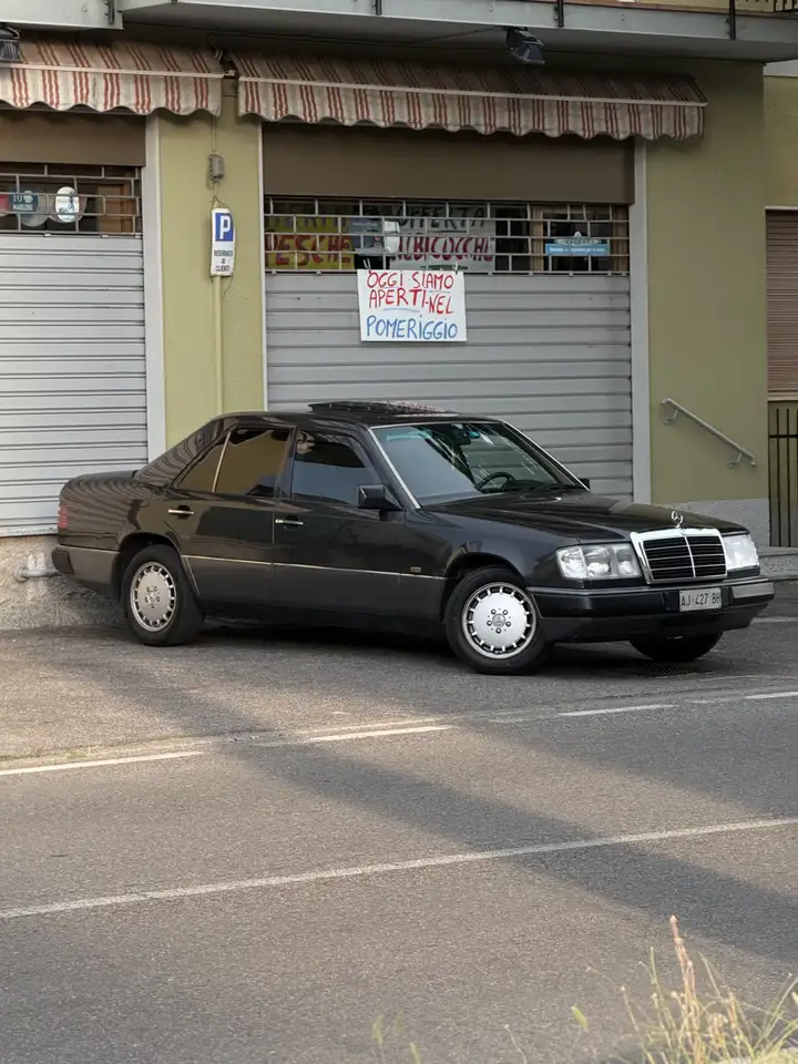 Mercedes-Benz E 200 (124), foto 1