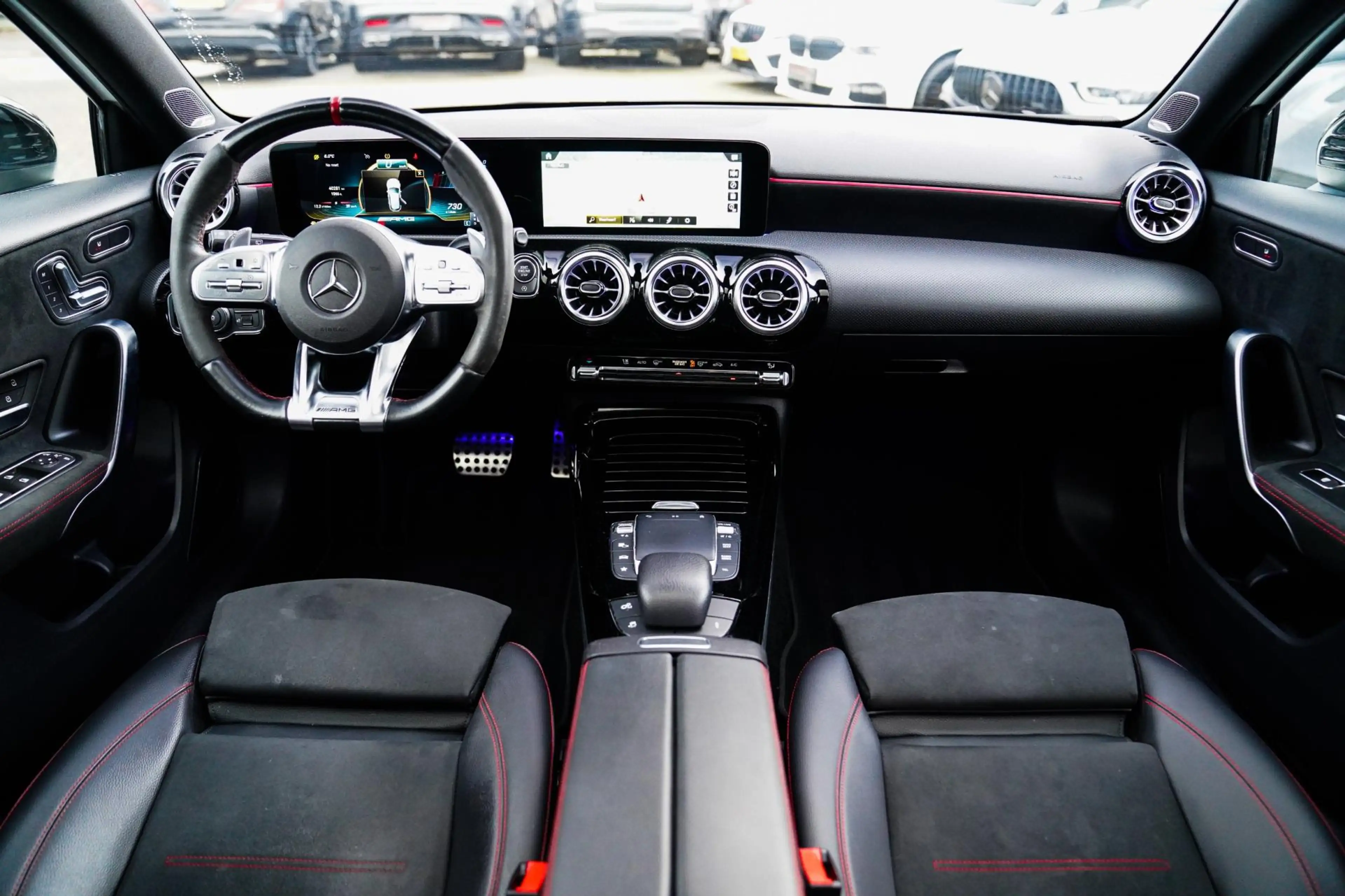 Mercedes-Benz A 45 AMG 4MATIC+ Premium Plus | Panorama | Sterrenhemel | S — photo 2