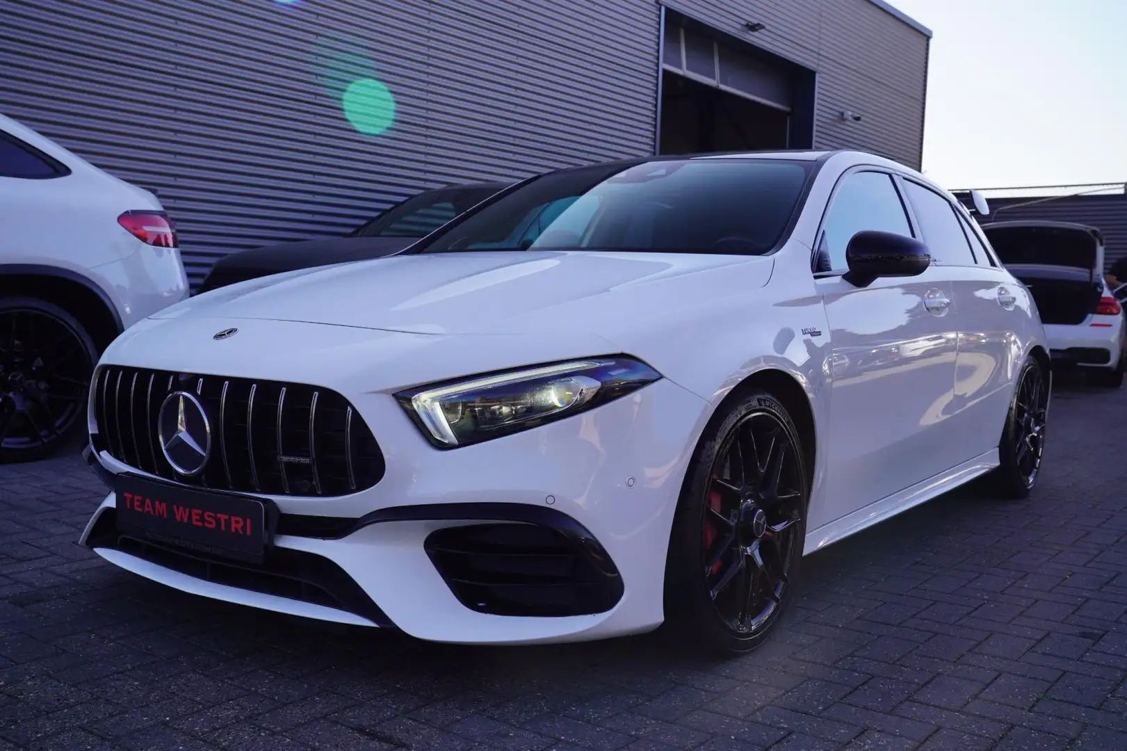Mercedes-Benz A 45 AMG 4MATIC+ Premium Plus | Panorama | Sterrenhemel | S Wit - 2