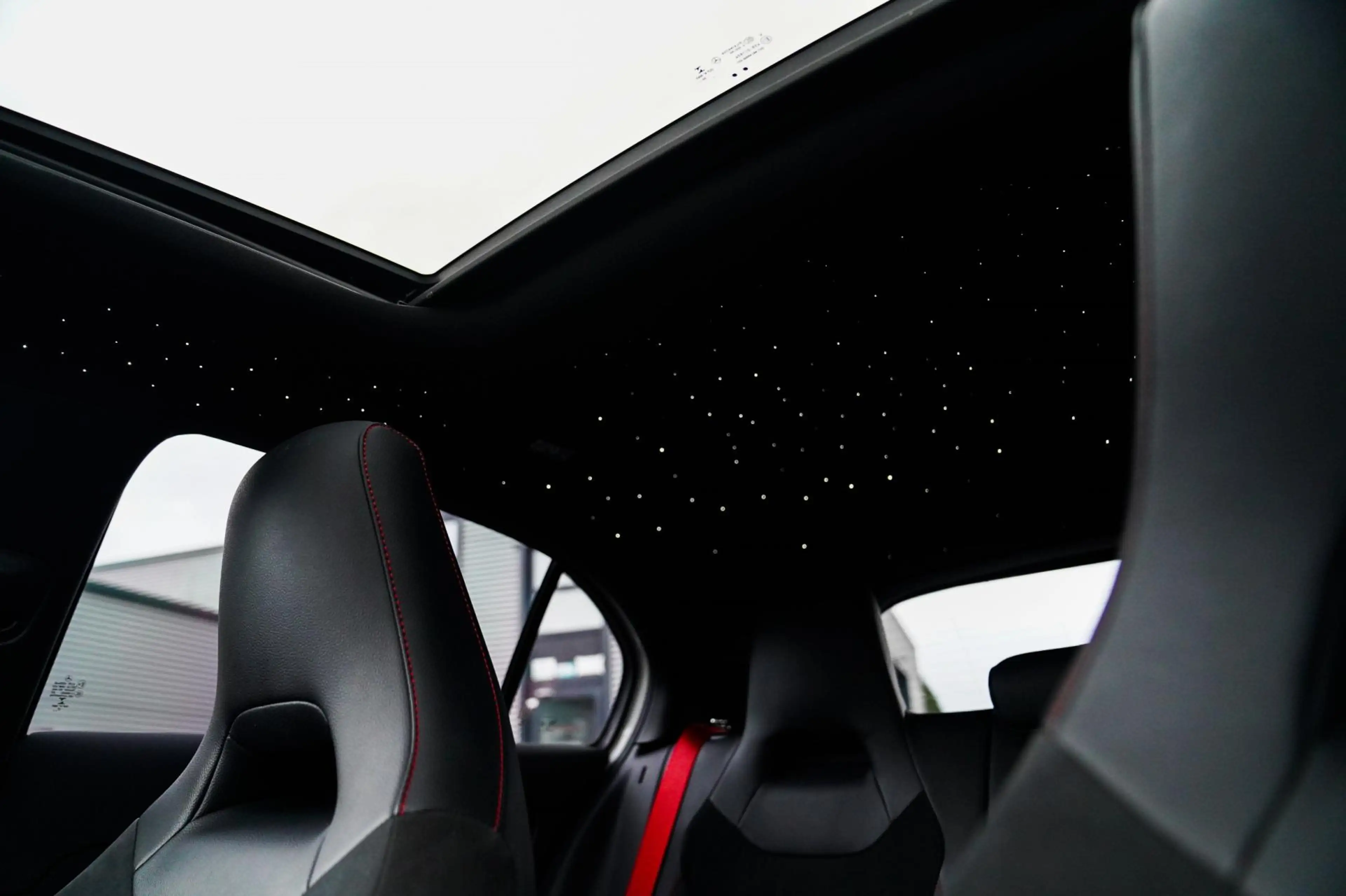 Mercedes-Benz A 45 AMG 4MATIC+ Premium Plus | Panorama | Sterrenhemel | S — photo 4