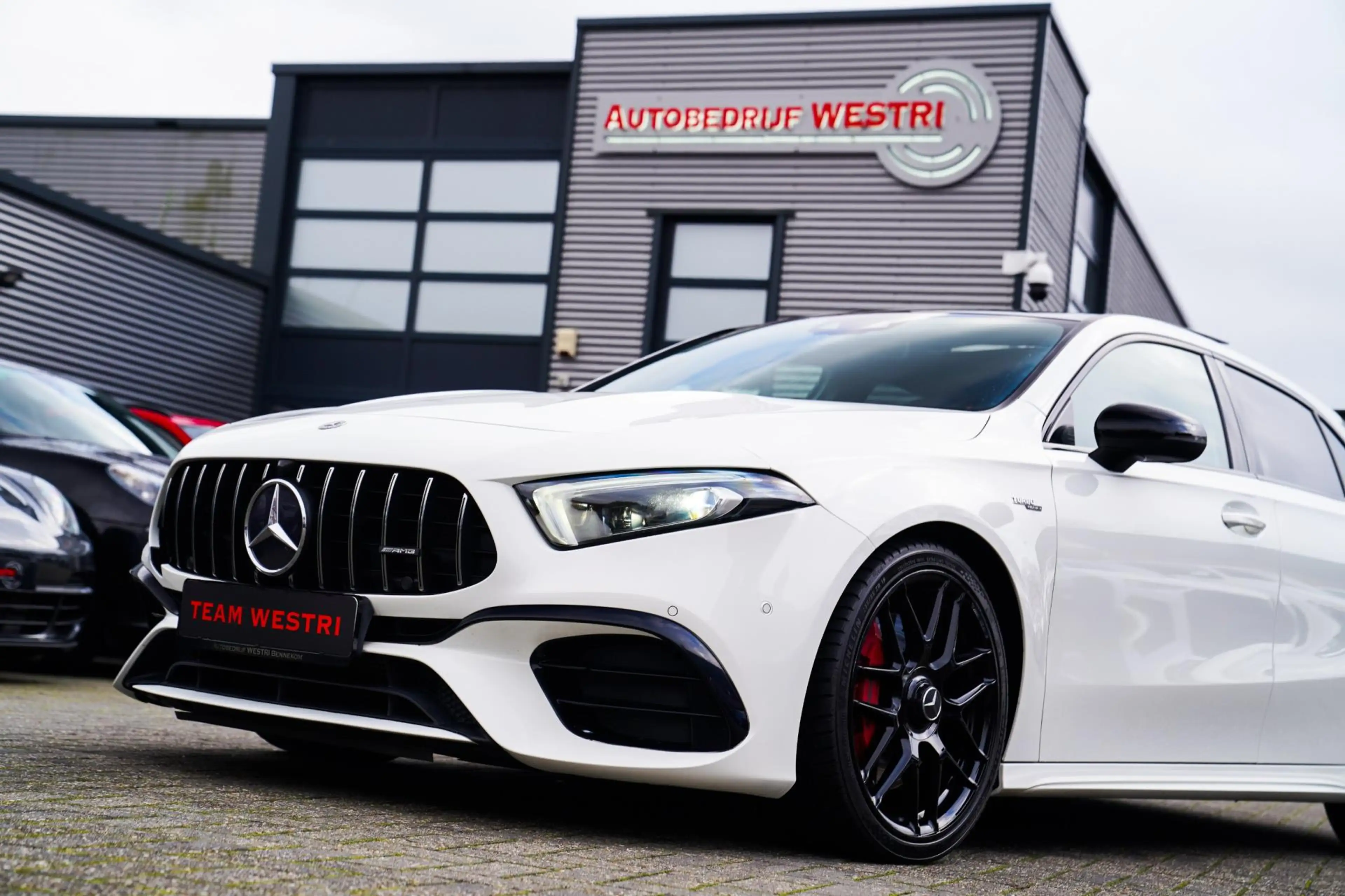 Mercedes-Benz A 45 AMG 4MATIC+ Premium Plus | Panorama | Sterrenhemel | S — photo 8