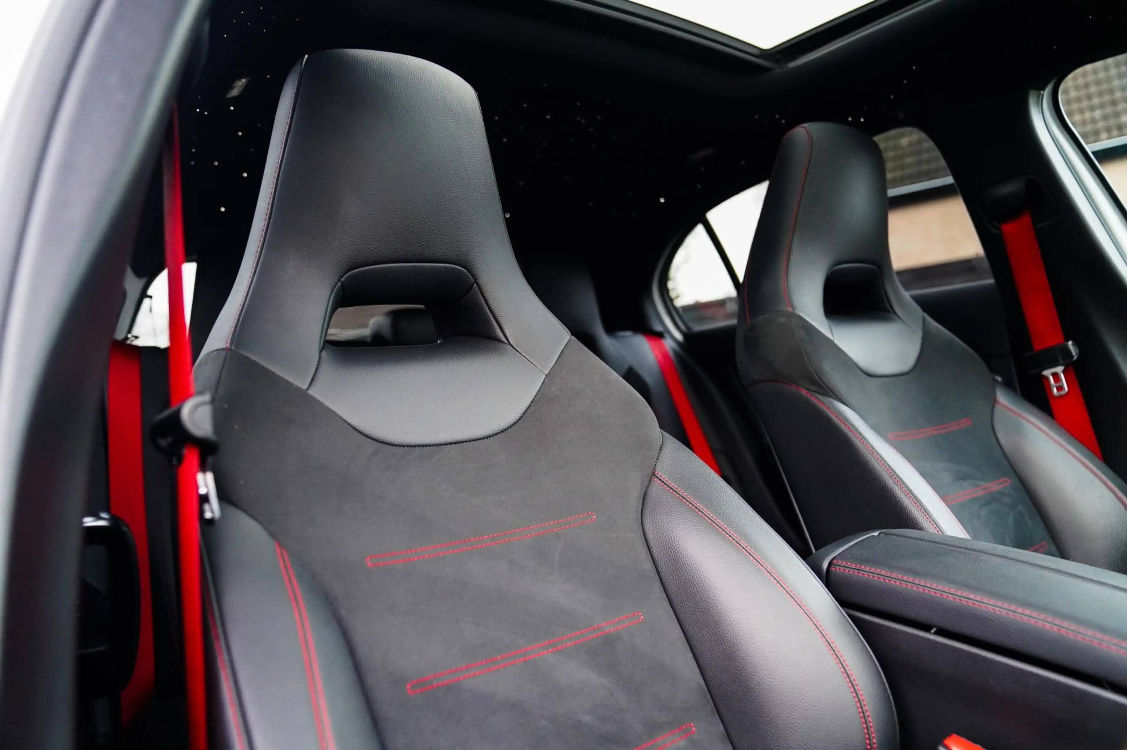 Mercedes-Benz A 45 AMG 4MATIC+ Premium Plus | Panorama | Sterrenhemel | S — photo 7