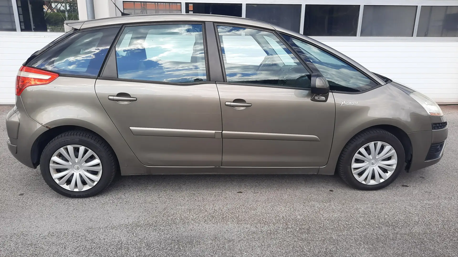 Citroen C4 Picasso 1,8i 16V X Silber - 2