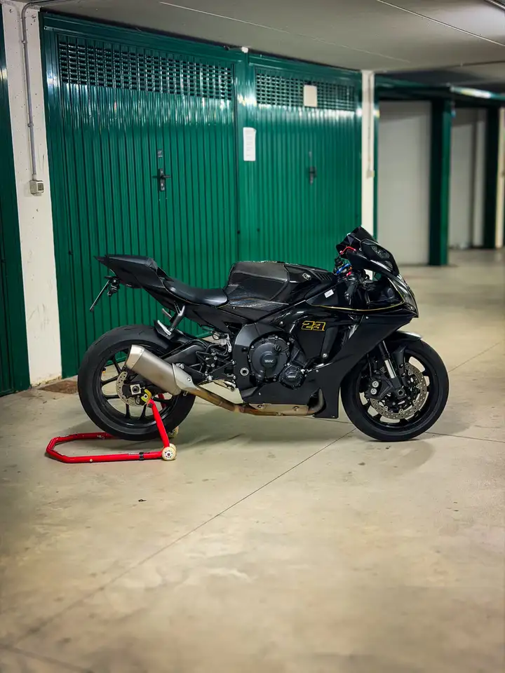 Yamaha YZF-R1