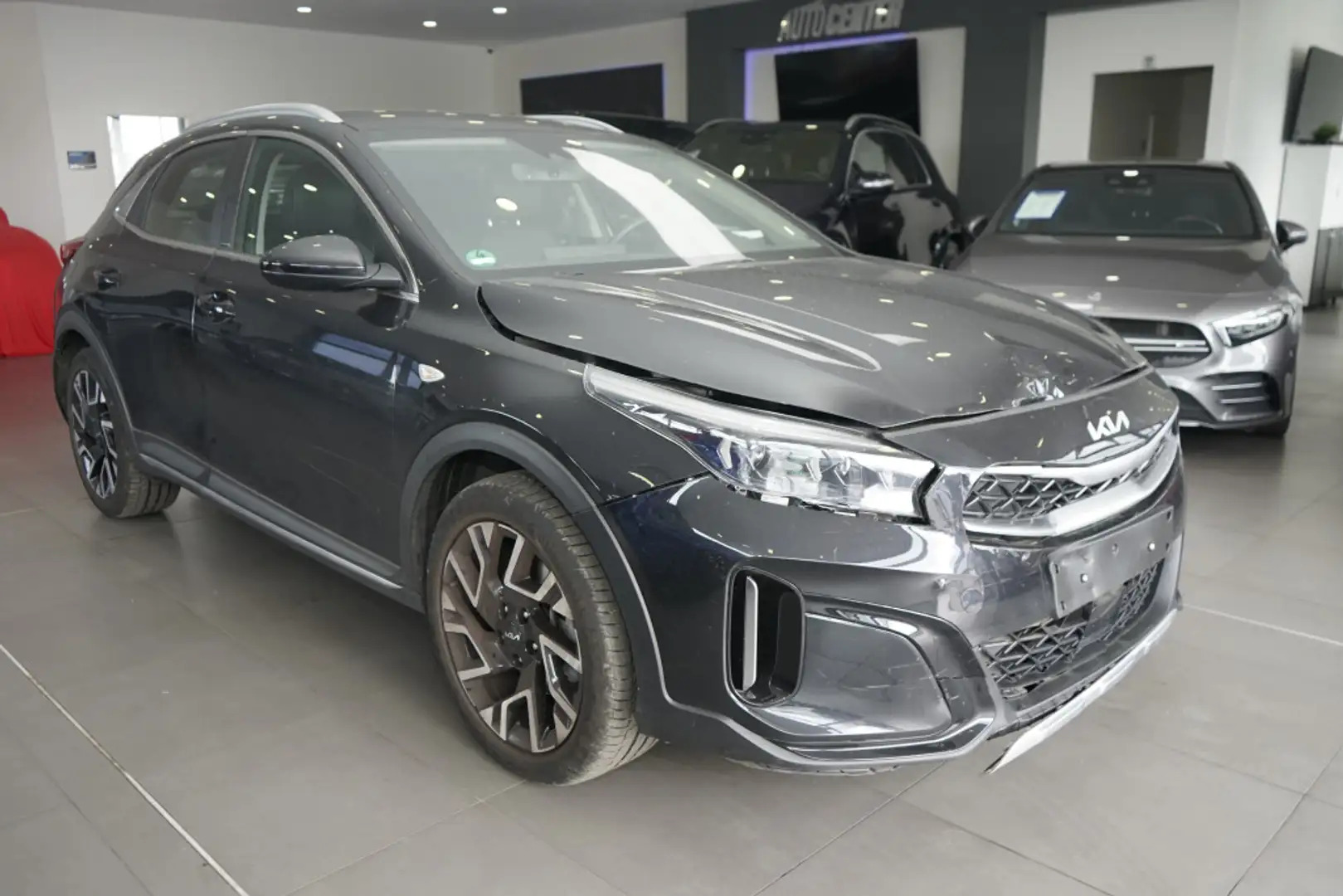 Kia XCeed BLACK EDITION+NAVI+KAMERA+SPURHALT+AUTOPILOT Schwarz - 1