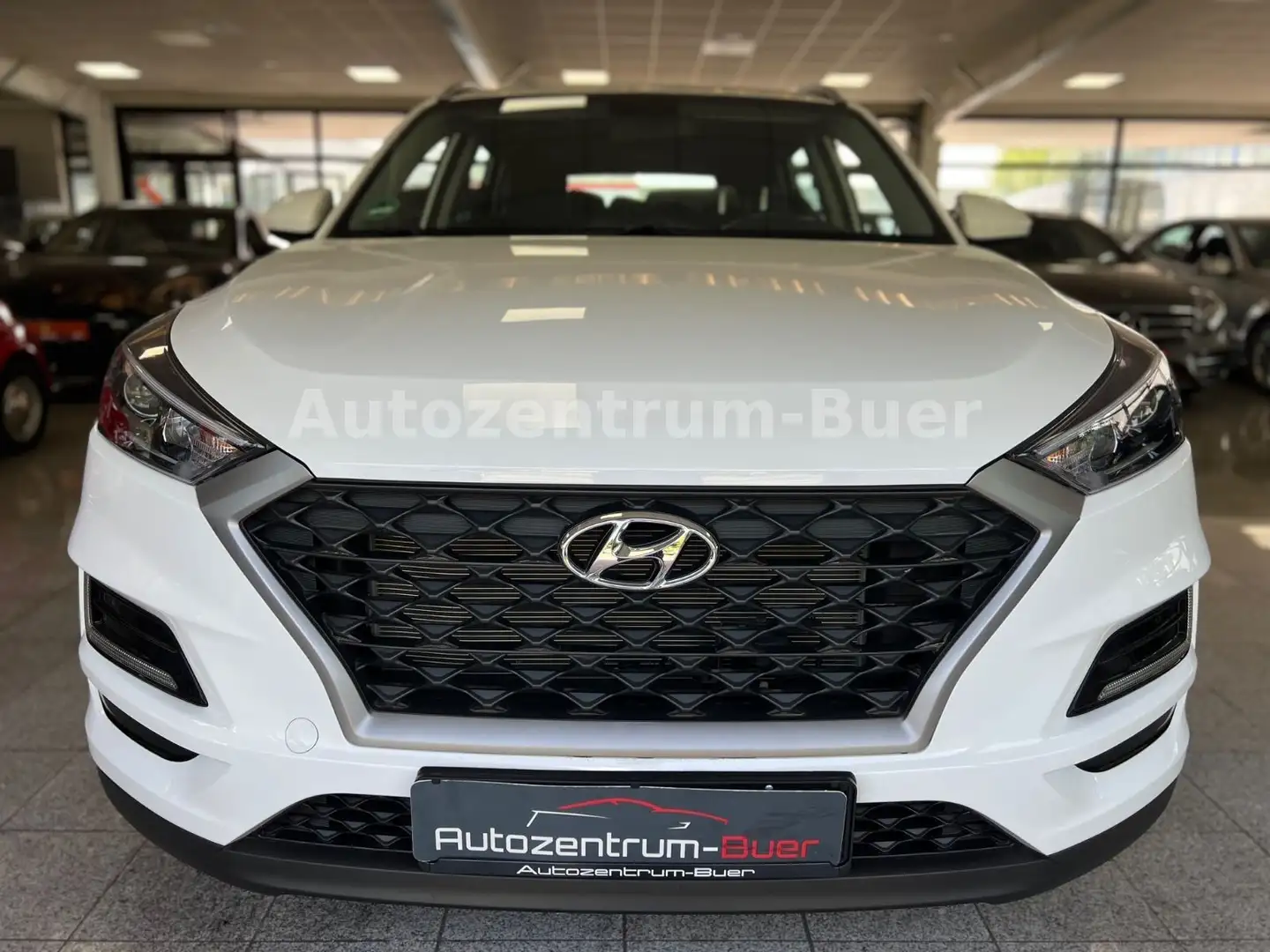 Hyundai TUCSON Select 2WD " 7.000 KM ORIGINAL !! " Weiß - 1