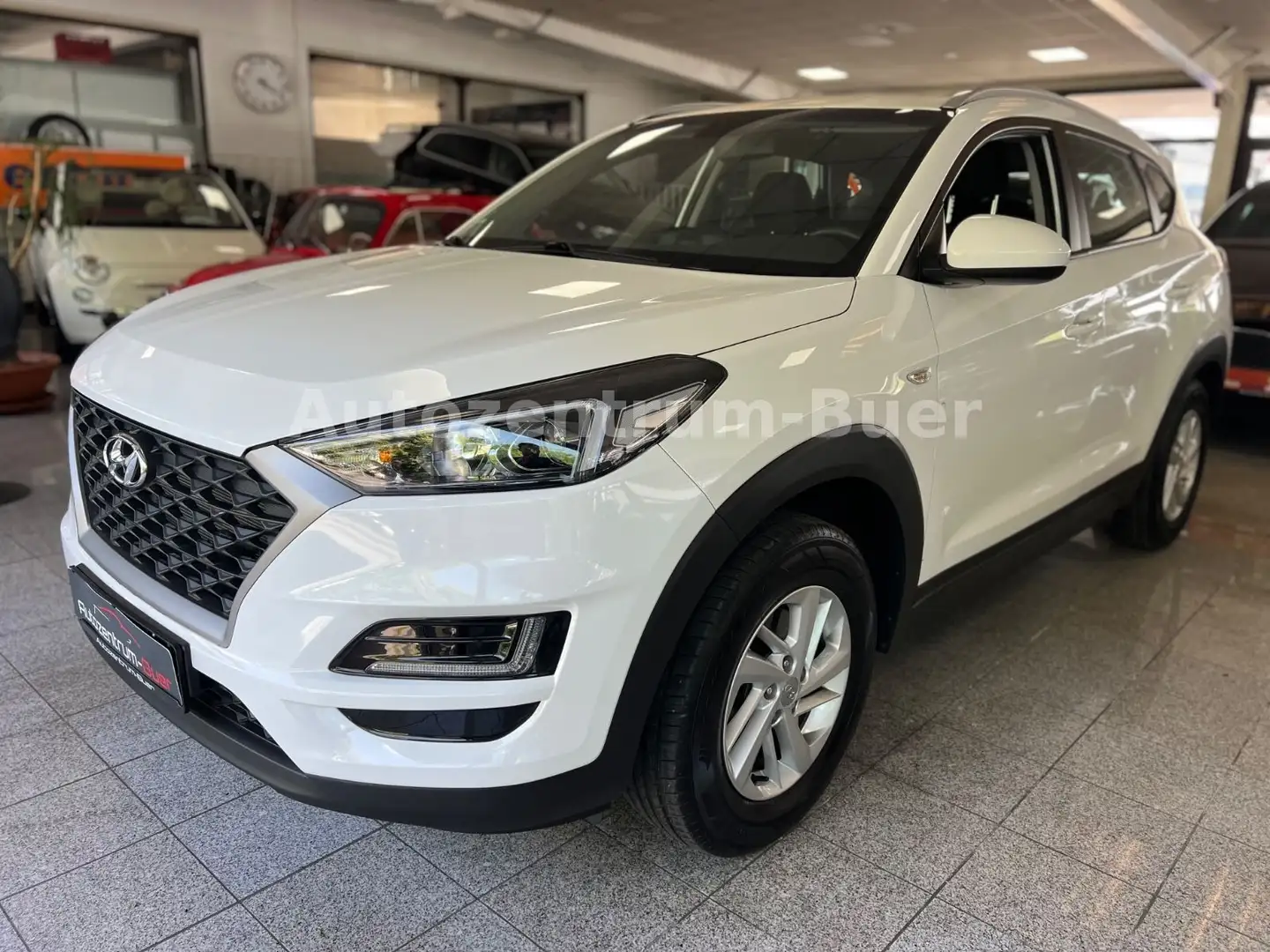 Hyundai TUCSON Select 2WD " 7.000 KM ORIGINAL !! " Weiß - 2