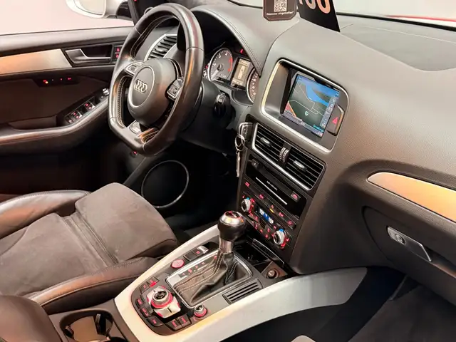 Audi SQ5 view 12