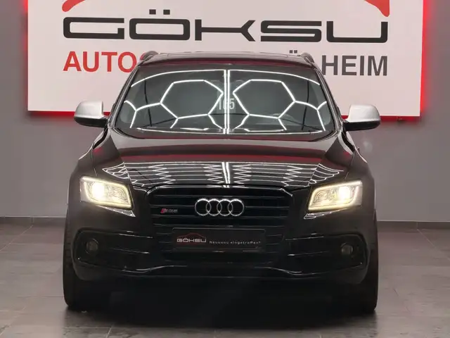 Audi SQ5 view 3