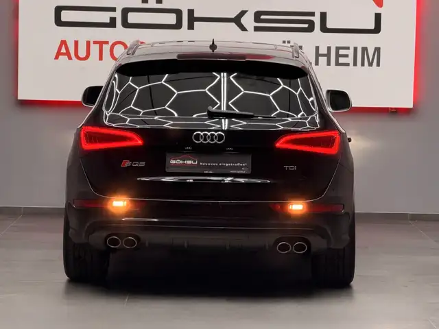 Audi SQ5 view 6