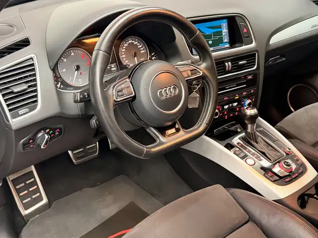 Audi SQ5 view 8