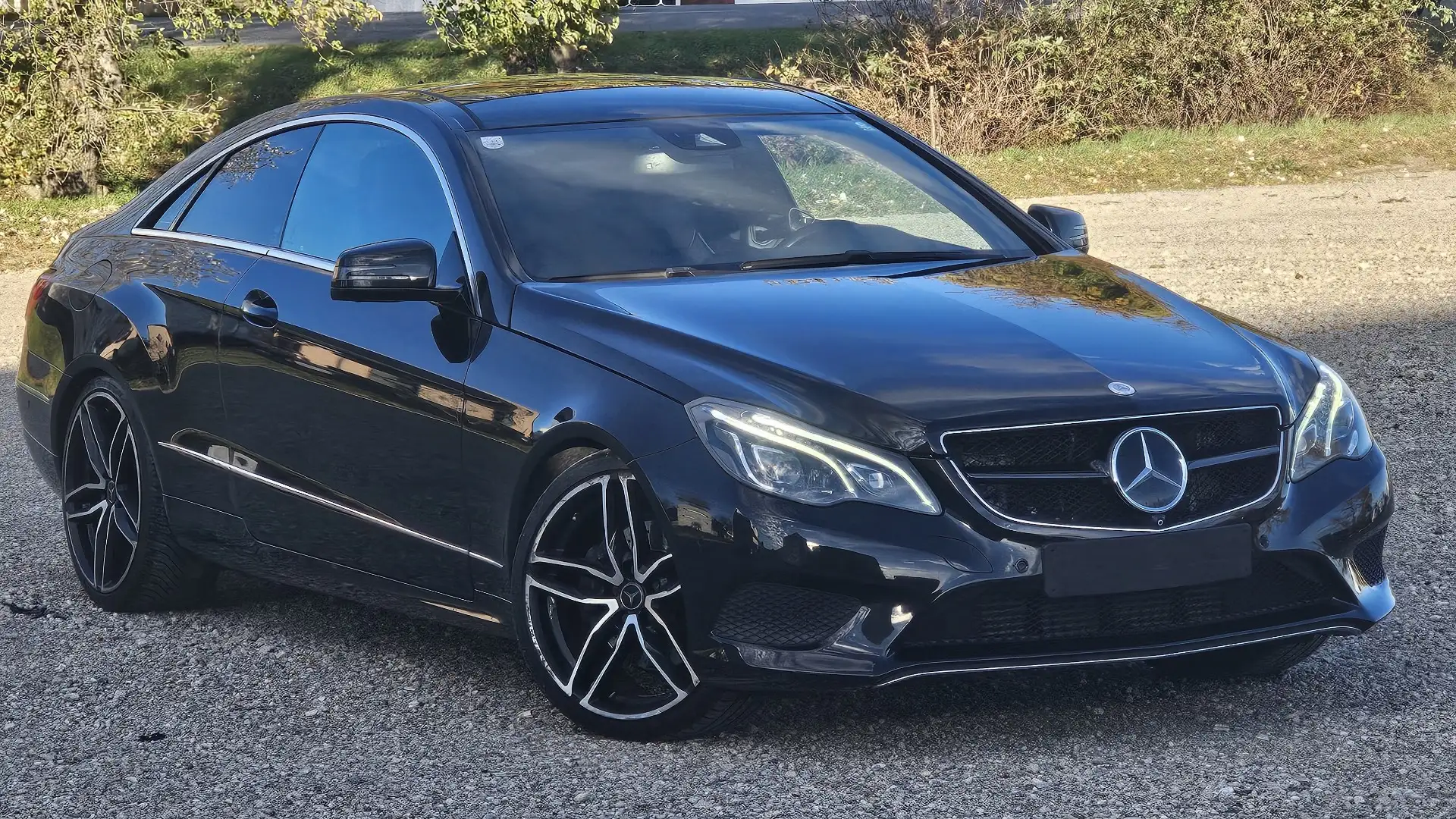 Mercedes-Benz E 350 Coupe BlueTEC Aut. Leder Panorama Schwarz - 2