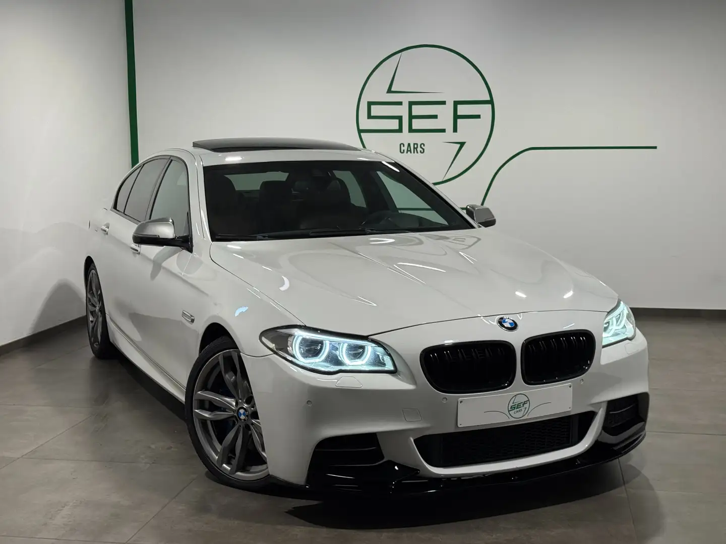BMW M550 * Pack M INT/ EXT** GPS ** Garantie 12 mois ** Blanco - 1