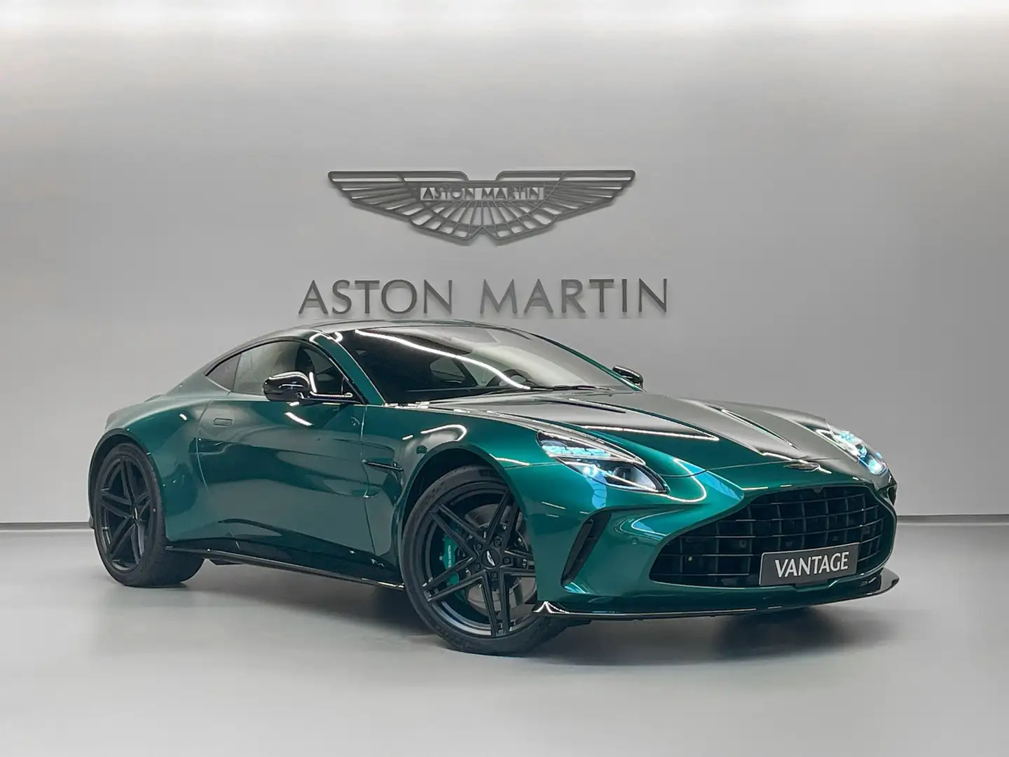Aston Martin Vantage Coupe | NEW 2025 MODEL Vert - 1