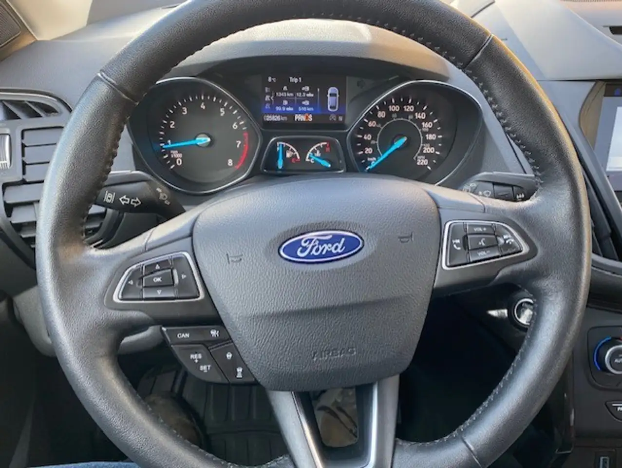 Ford Escape снимка Ford Escape