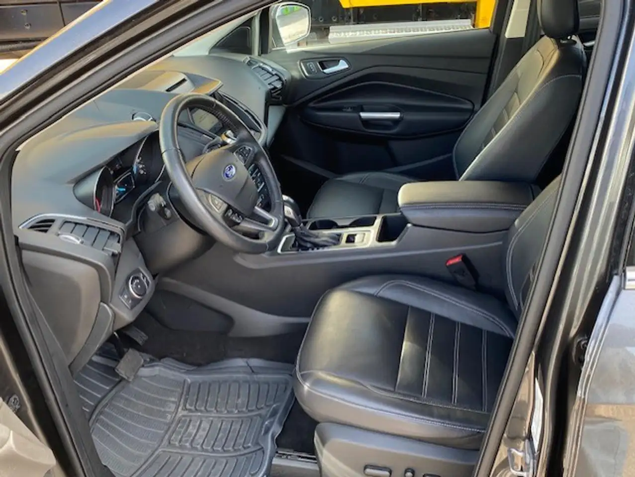 Ford Escape снимка Ford Escape